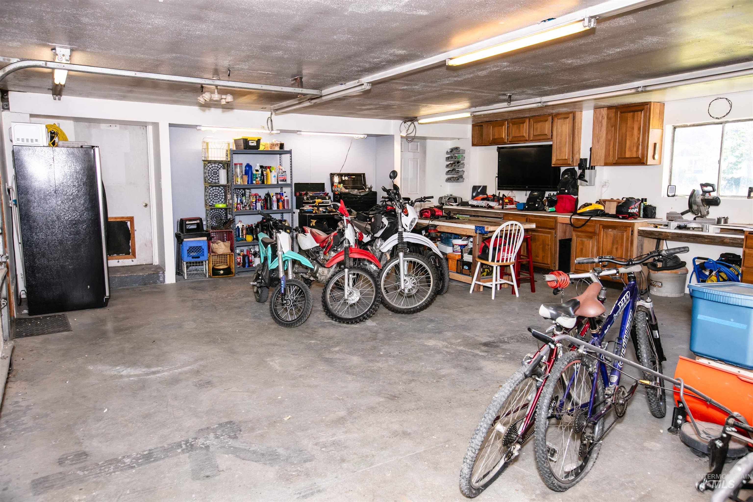 2185 Hollywood Blvd, Emmett, Idaho 83617-9517, 3 Bedrooms, 2 Bathrooms, Residential For Sale, Price $569,900, 98992257