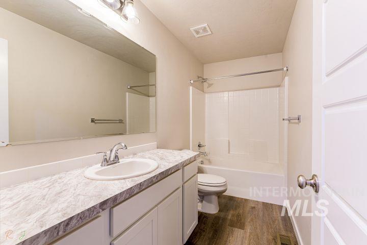 4887 W Quaker Ridge St, Meridian, Idaho 83642, 4 Bedrooms, 2.5 Bathrooms, Residential For Sale, Price $437,000, 98992258