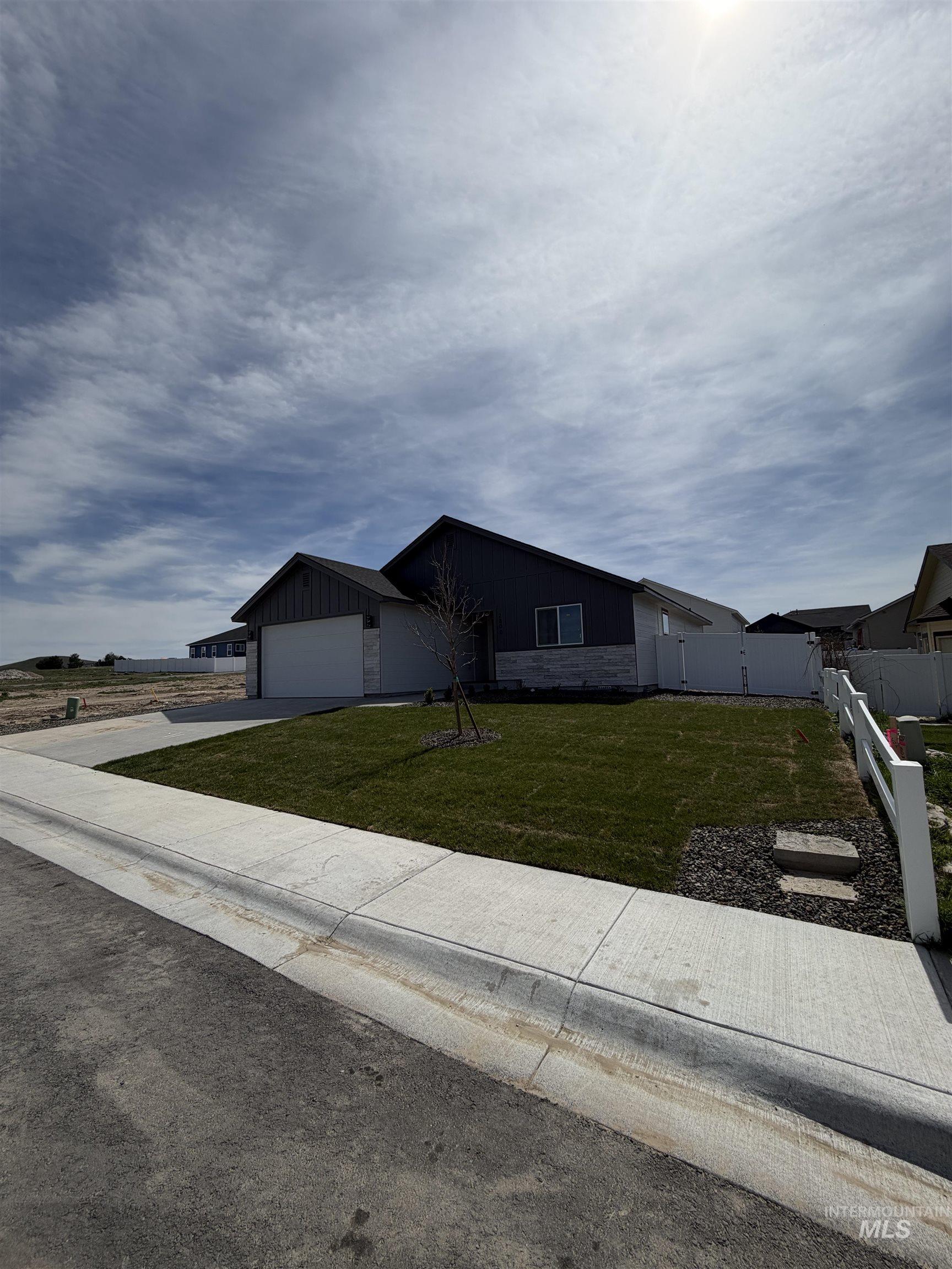 2800 Driftwood Dr., Payette, Idaho 83661, 3 Bedrooms, 2 Bathrooms, Residential For Sale, Price $349,000,MLS 98992260