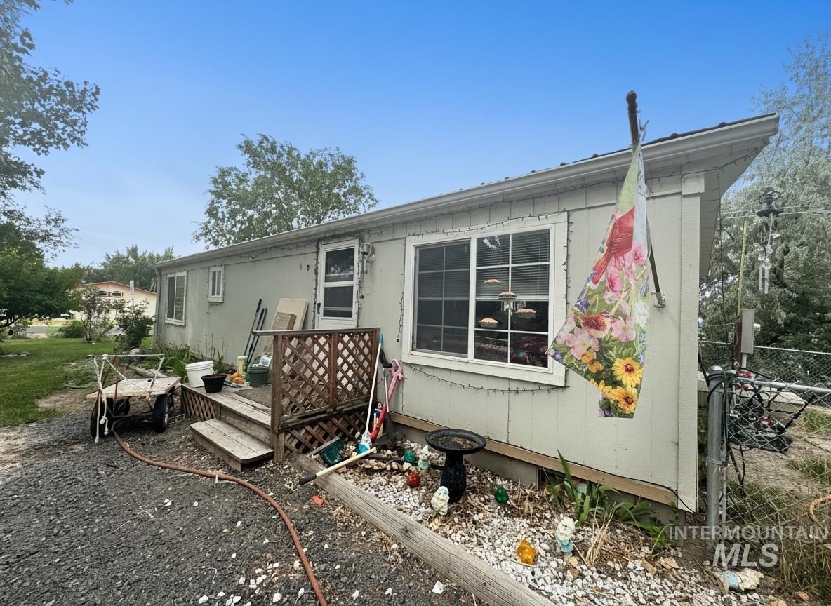 198 2nd Avenue South, Hagerman, Idaho 83332, 2 Bedrooms, 2 Bathrooms, Residential For Sale, Price $209,900,MLS 98992266