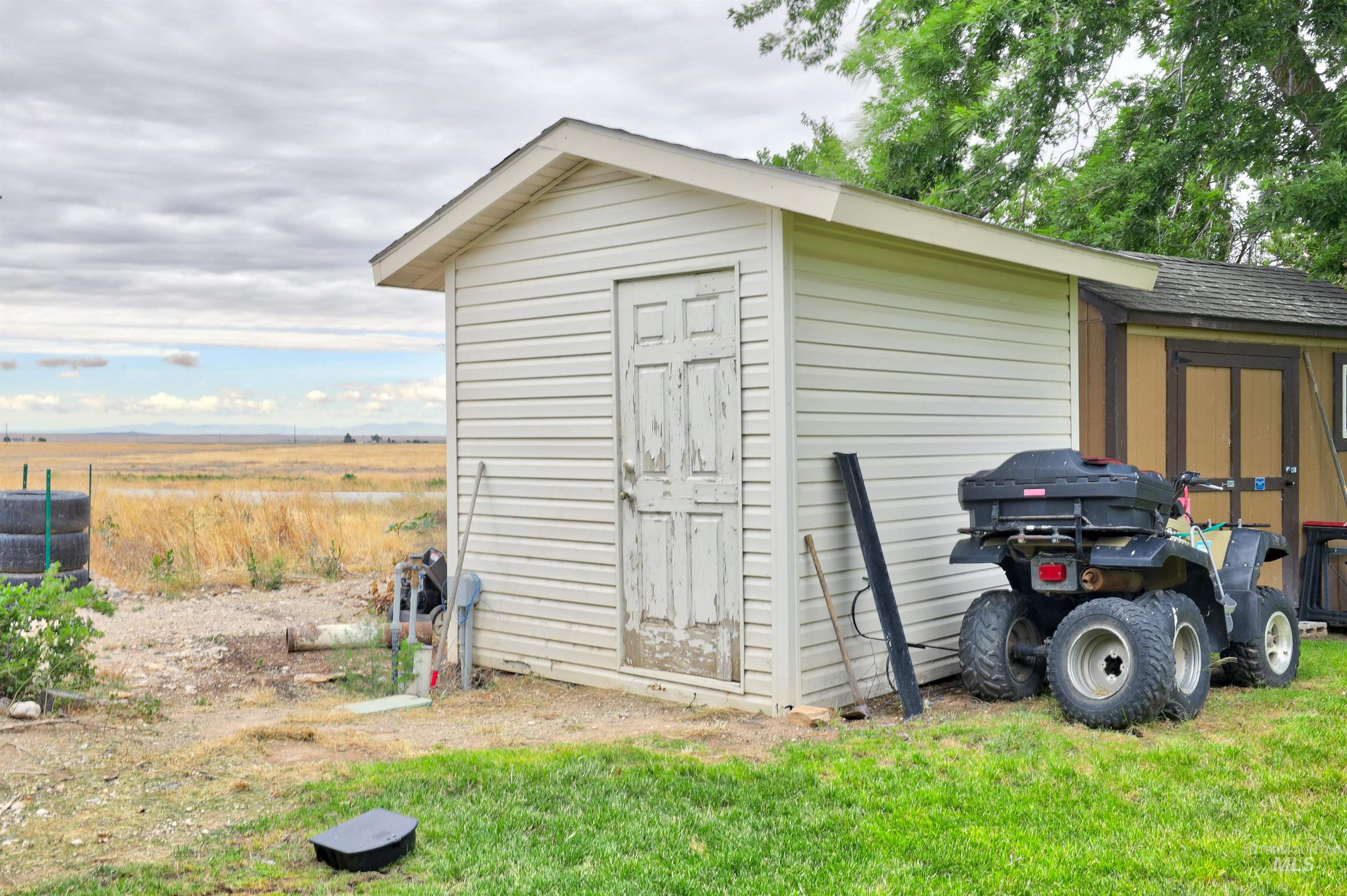 15925 S Curtis Rd, Kuna, Idaho 83634, 3 Bedrooms, 2 Bathrooms, Residential For Sale, Price $569,900, 98992267