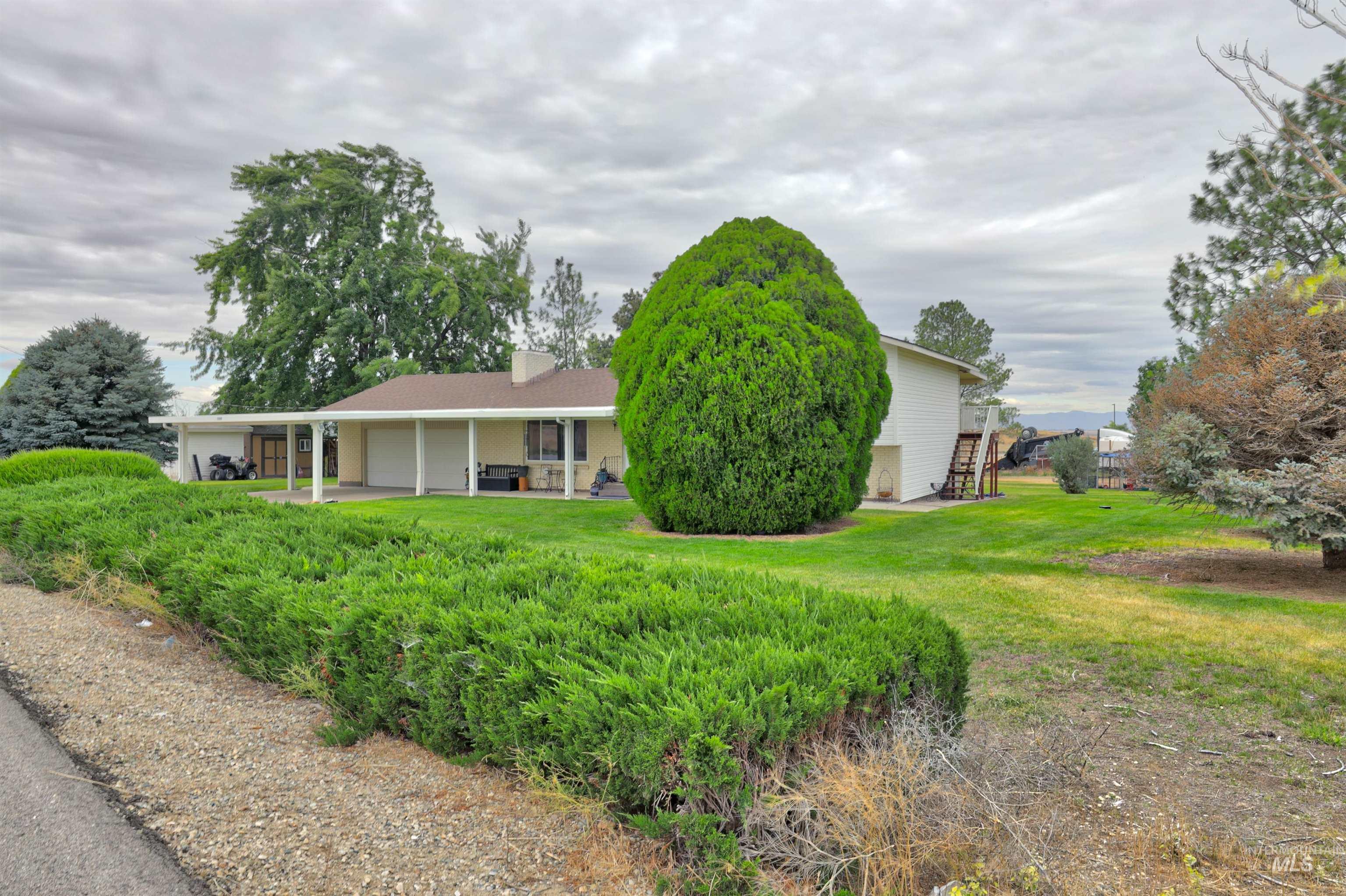 15925 S Curtis Rd, Kuna, Idaho 83634, 3 Bedrooms, 2 Bathrooms, Residential For Sale, Price $569,900, 98992267