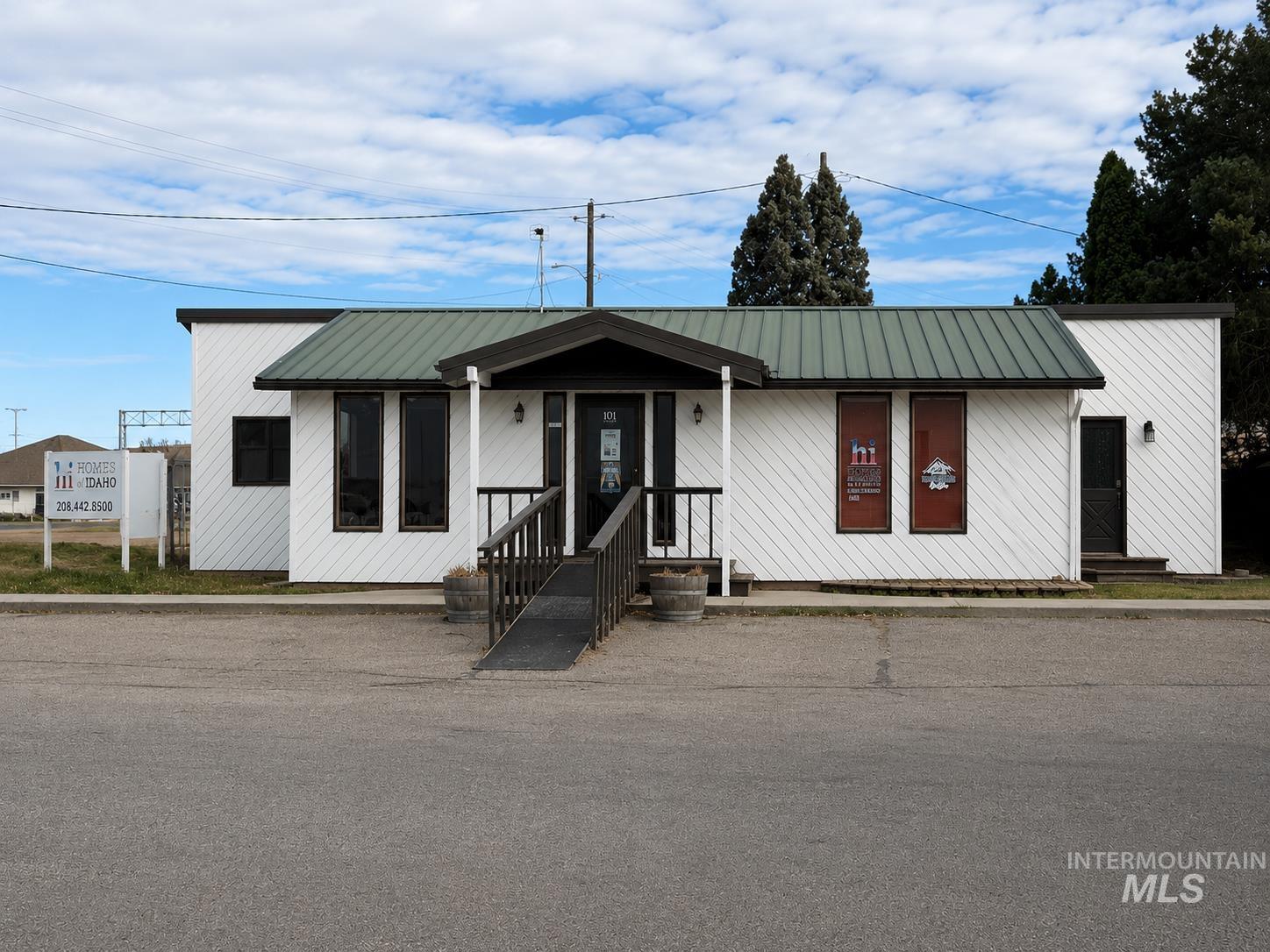 Business/Commercial For Sale