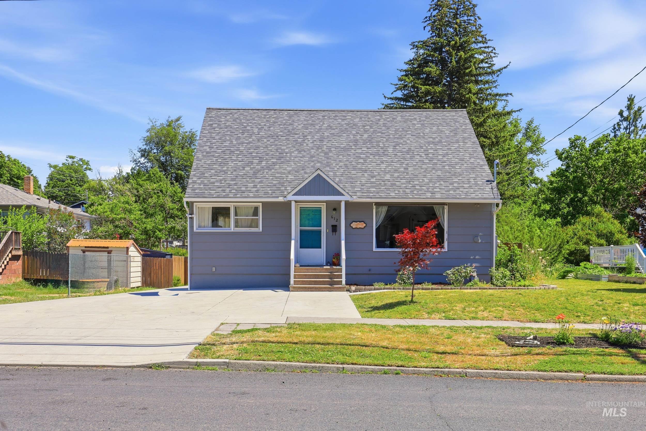 612 S Logan, Moscow, Idaho 83843, 5 Bedrooms, 3 Bathrooms, Residential For Sale, Price $565,000, 98992270
