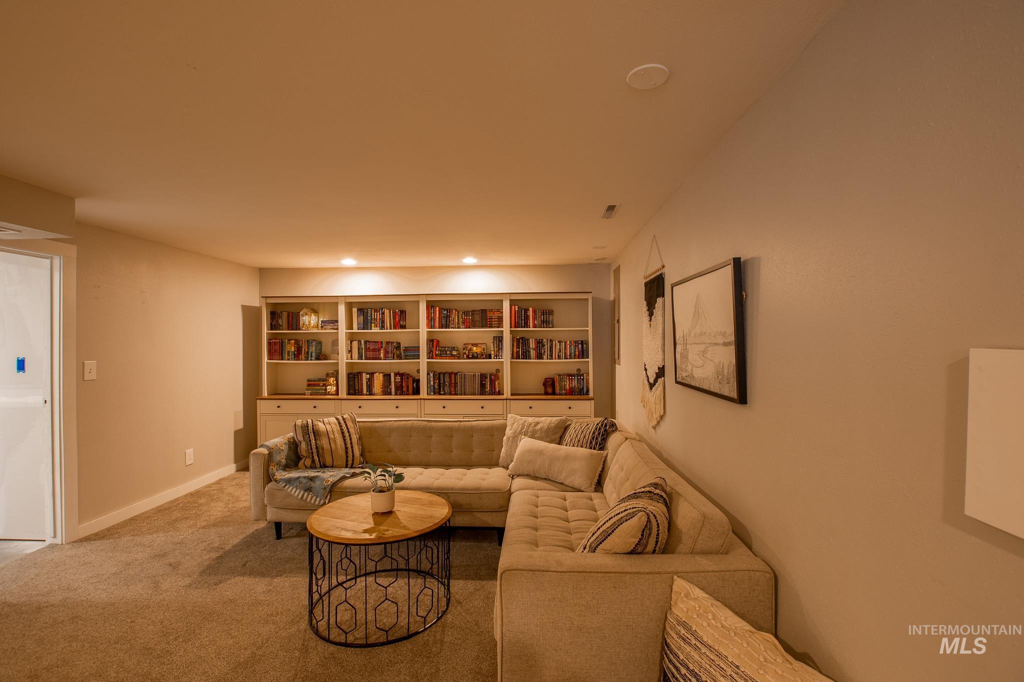 612 S Logan, Moscow, Idaho 83843, 5 Bedrooms, 3 Bathrooms, Residential For Sale, Price $569,000, 98992270