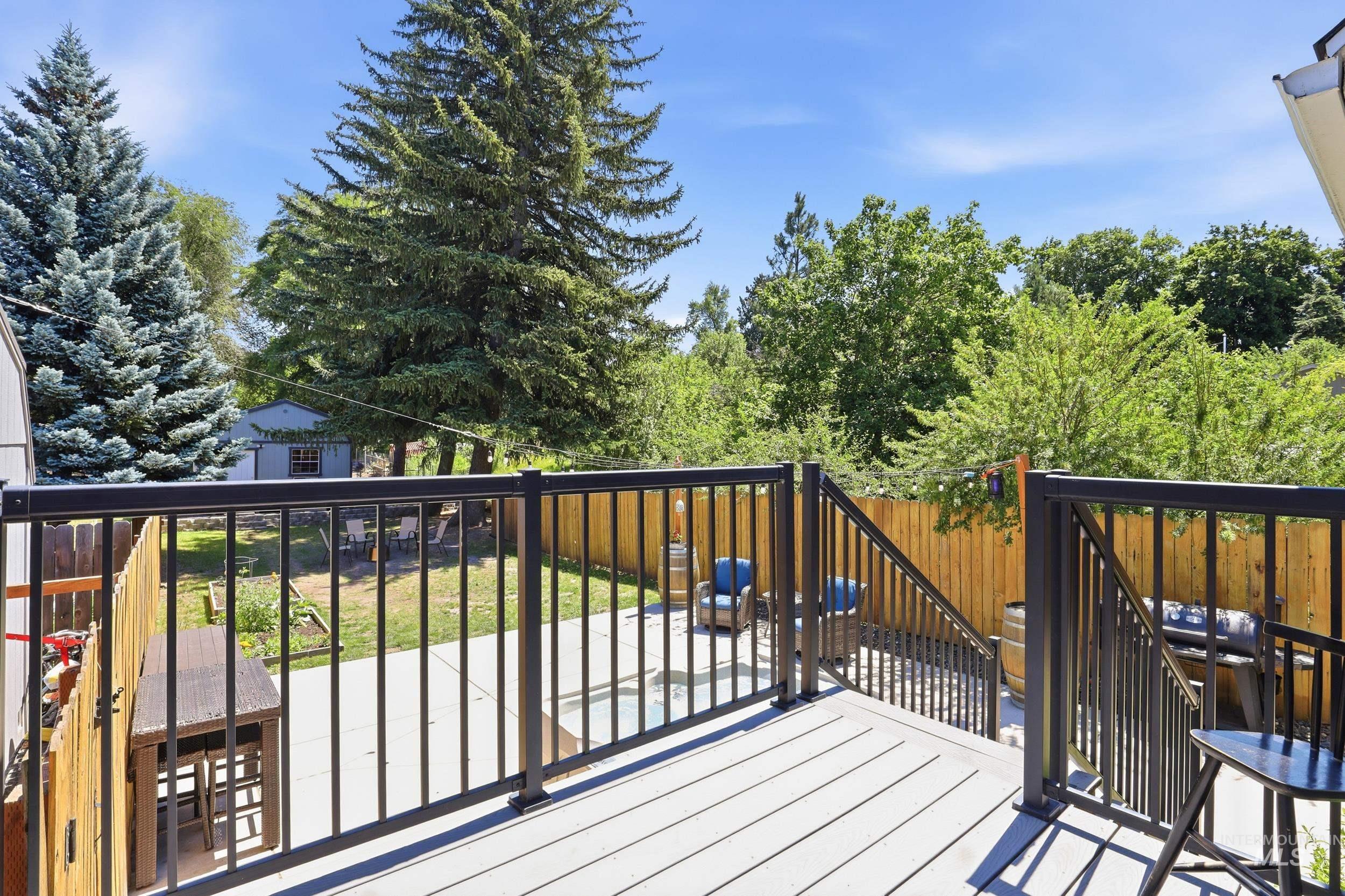 612 S Logan, Moscow, Idaho 83843, 5 Bedrooms, 3 Bathrooms, Residential For Sale, Price $565,000, 98992270