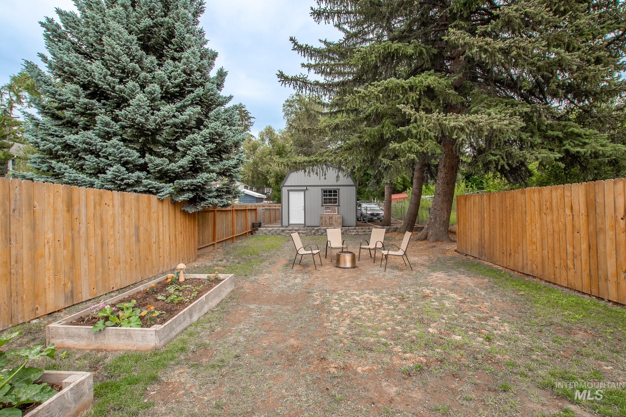 612 S Logan, Moscow, Idaho 83843, 5 Bedrooms, 3 Bathrooms, Residential For Sale, Price $569,000, 98992270