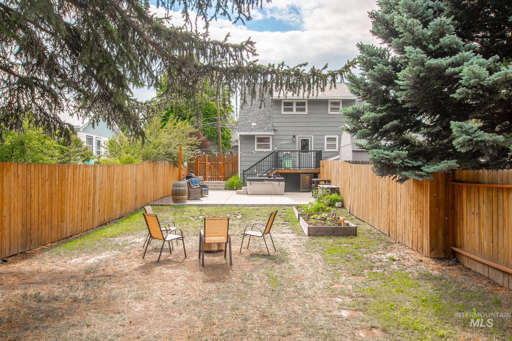 612 S Logan, Moscow, Idaho 83843, 5 Bedrooms, 3 Bathrooms, Residential For Sale, Price $569,000, 98992270