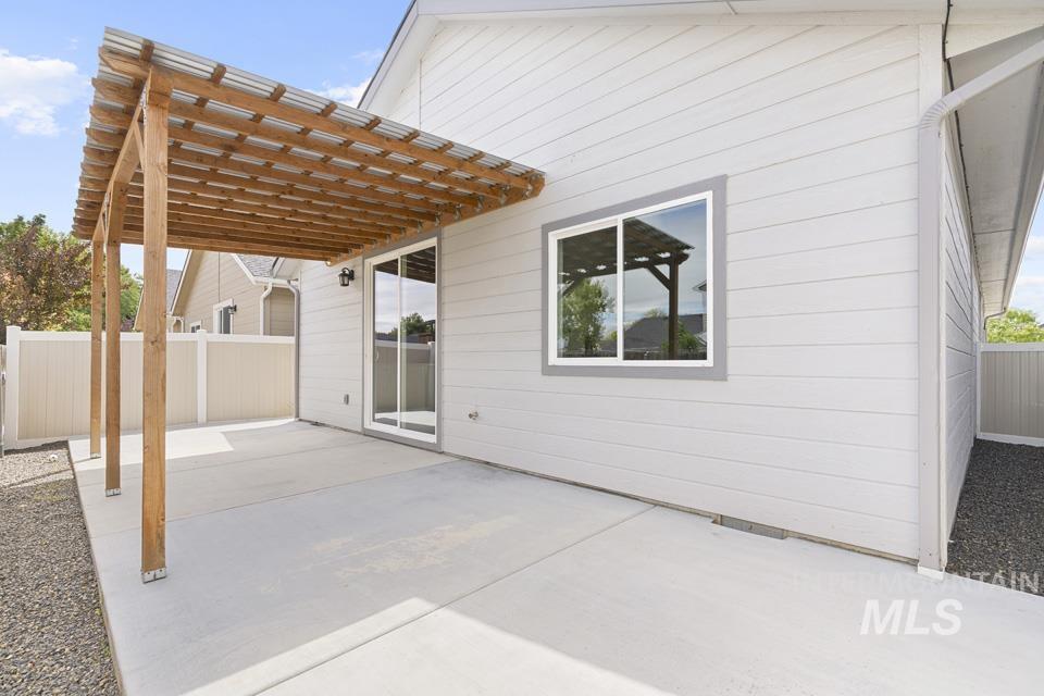 2116 W Bella, Nampa, Idaho 83651, 3 Bedrooms, 2 Bathrooms, Residential For Sale, Price $359,950,MLS 98992274