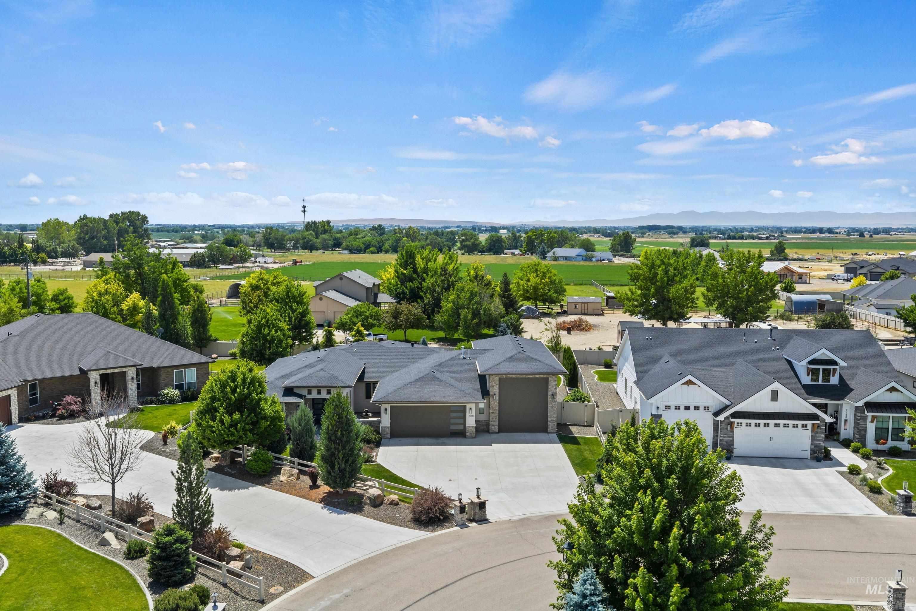 7707 E Damon Ln, Nampa, Idaho 83687, 3 Bedrooms, 2.5 Bathrooms, Residential For Sale, Price $899,950,MLS 98992276