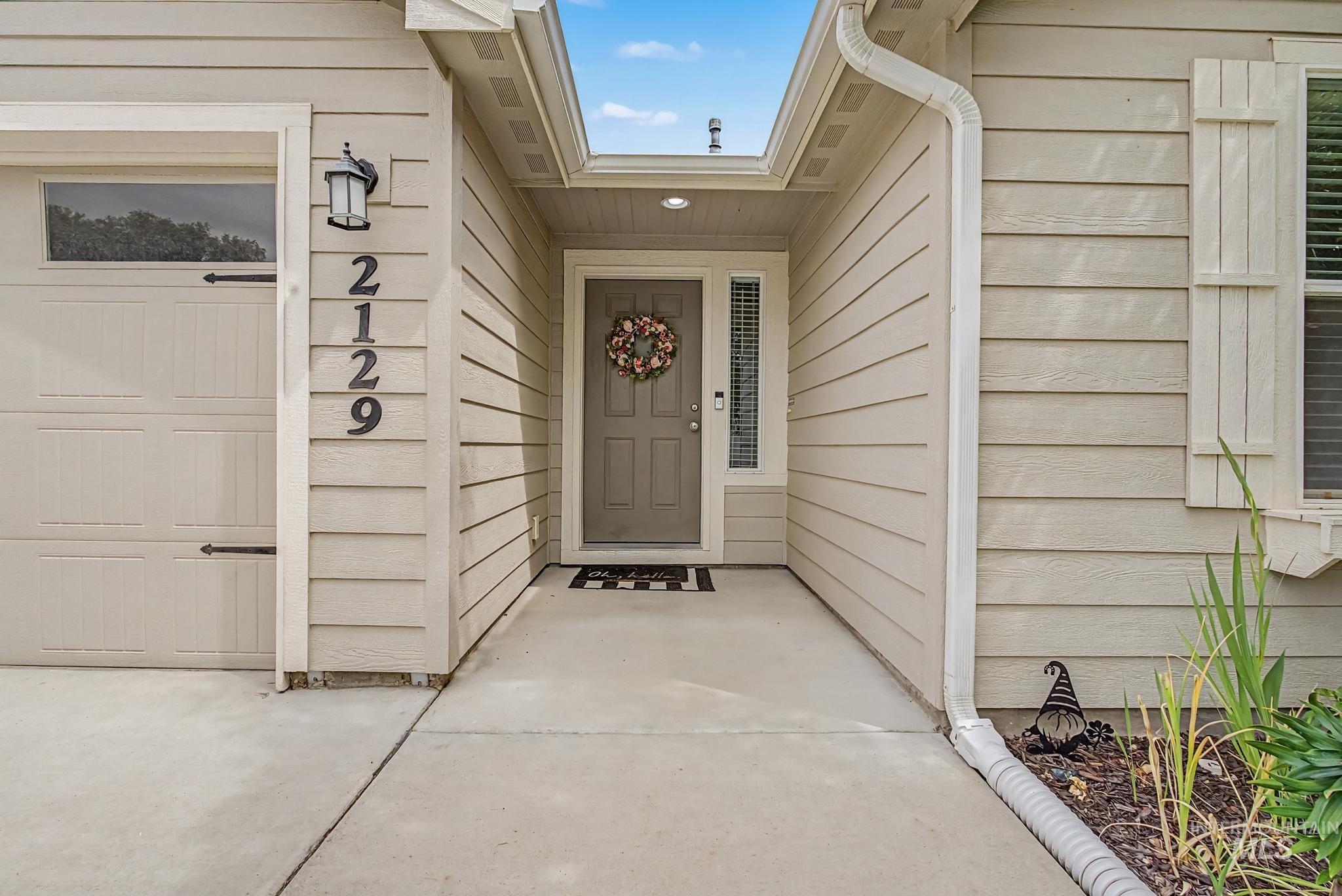 2129 E Elm Grove Dr., Nampa, Idaho 83686, 3 Bedrooms, 2 Bathrooms, Residential For Sale, Price $419,000,MLS 98992278