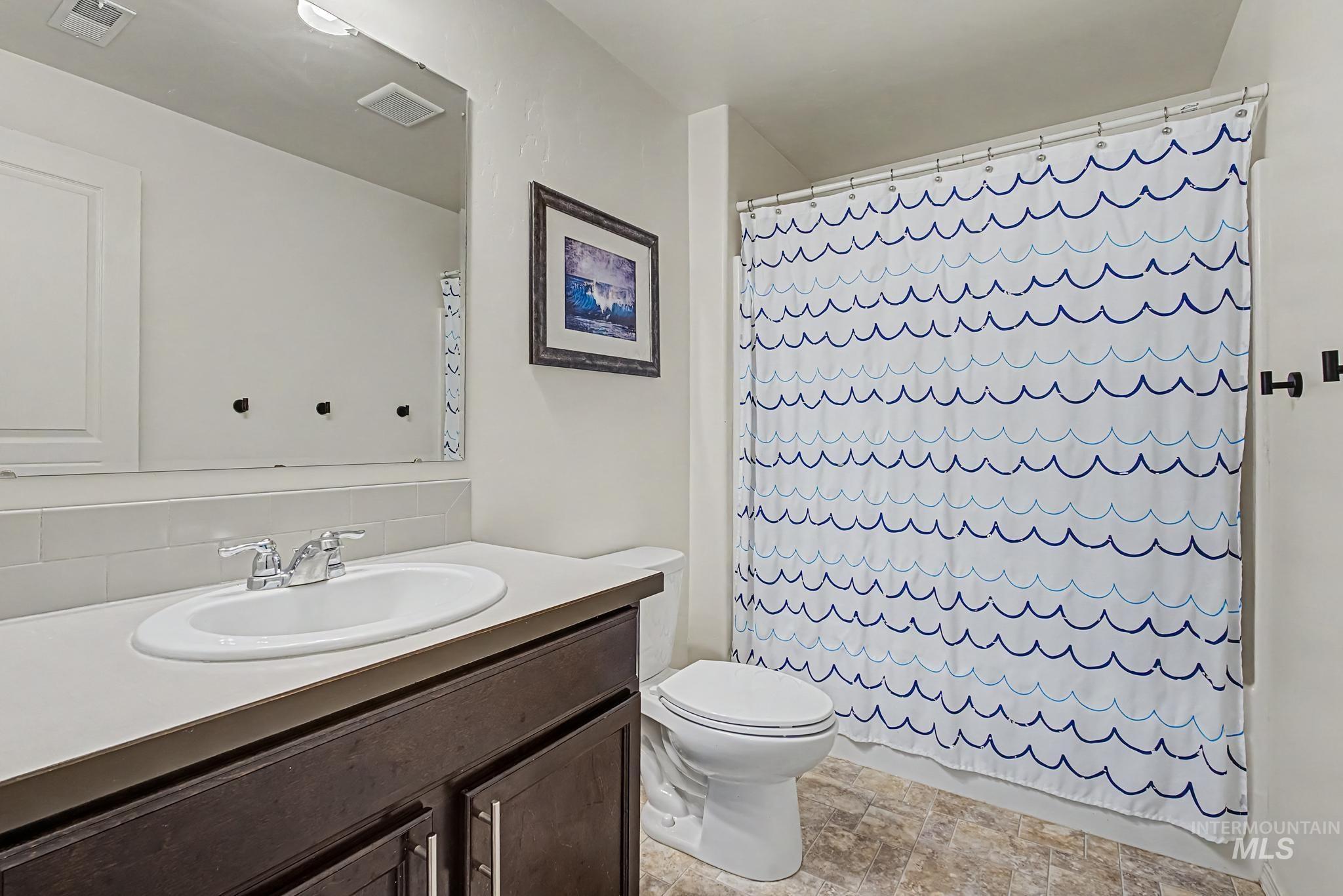 2129 E Elm Grove Dr., Nampa, Idaho 83686, 3 Bedrooms, 2 Bathrooms, Residential For Sale, Price $419,000,MLS 98992278