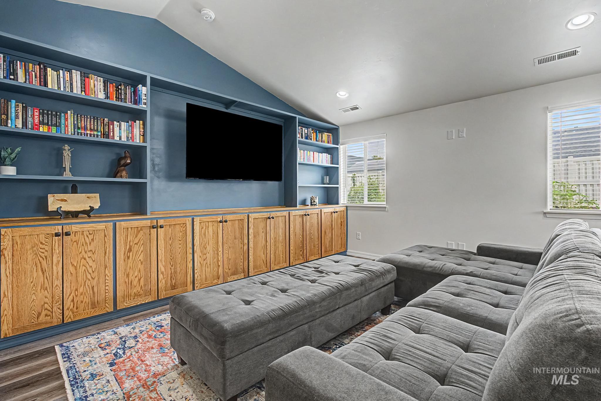 2129 E Elm Grove Dr., Nampa, Idaho 83686, 3 Bedrooms, 2 Bathrooms, Residential For Sale, Price $419,000,MLS 98992278
