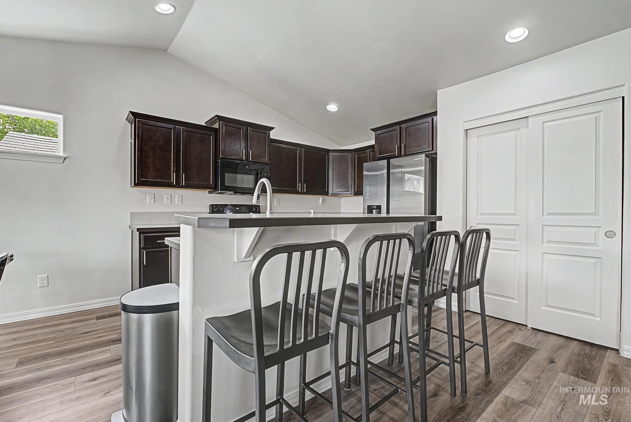 2129 E Elm Grove Dr., Nampa, Idaho 83686, 3 Bedrooms, 2 Bathrooms, Residential For Sale, Price $419,000,MLS 98992278