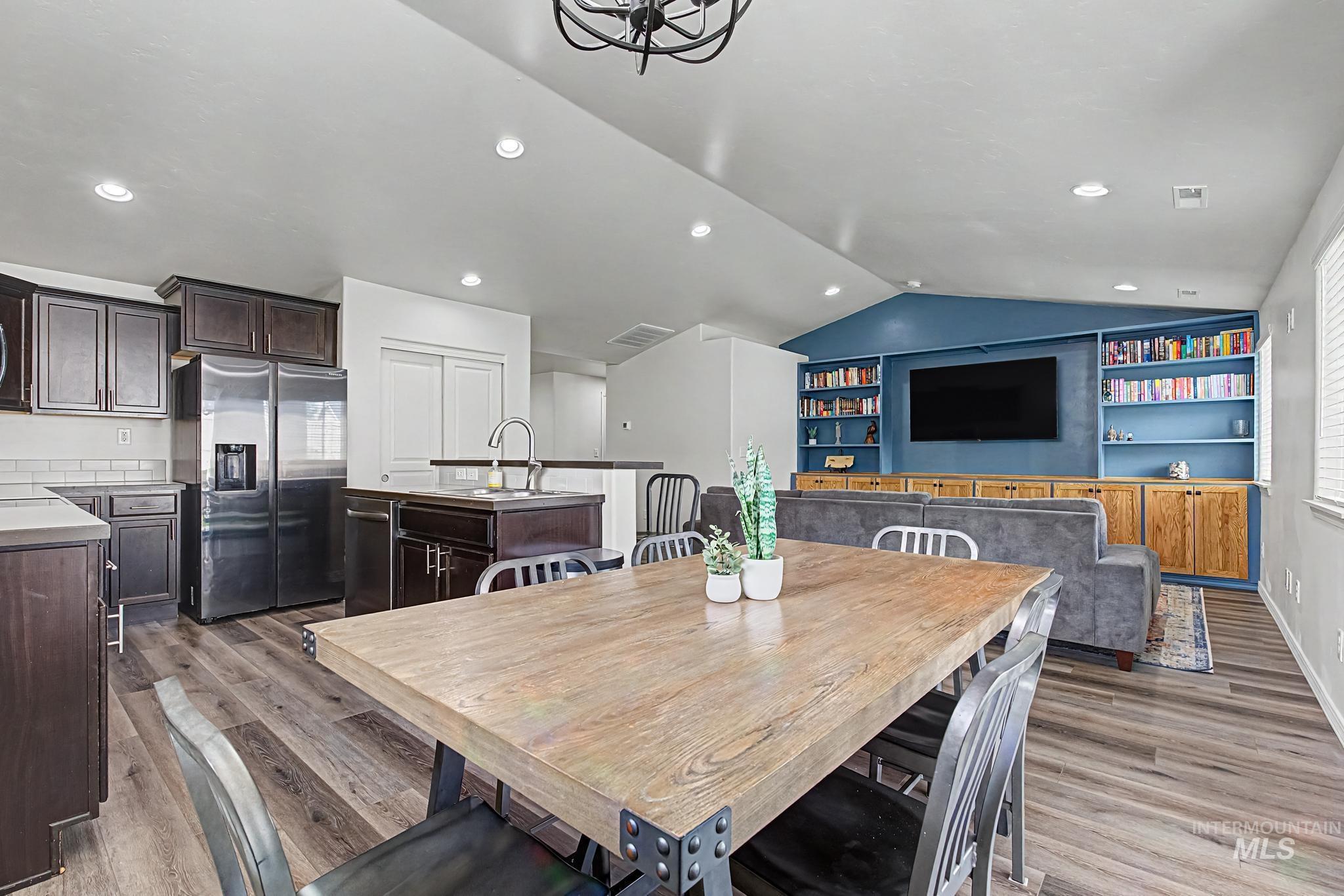2129 E Elm Grove Dr., Nampa, Idaho 83686, 3 Bedrooms, 2 Bathrooms, Residential For Sale, Price $419,000,MLS 98992278