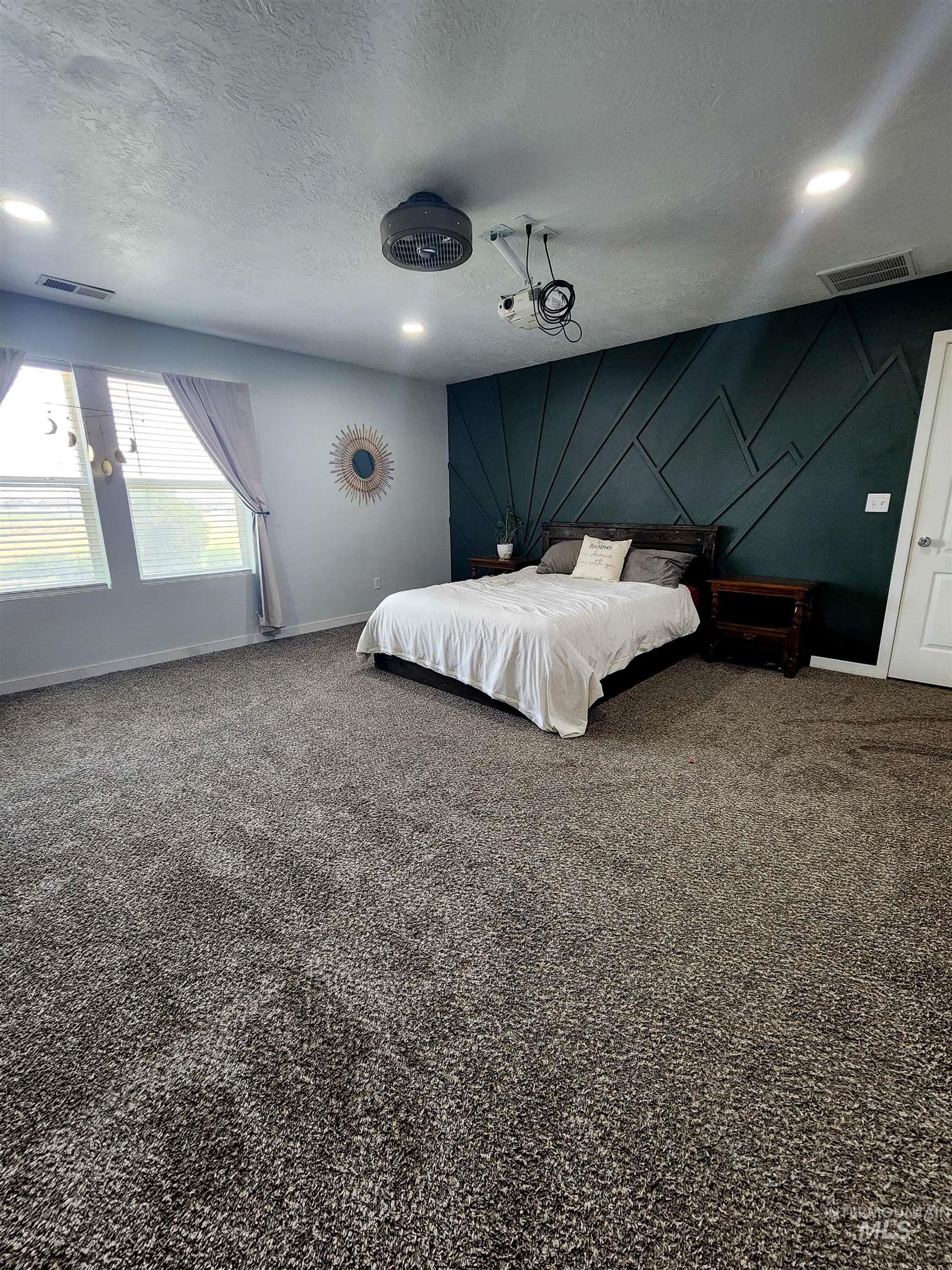 19098 Kenney Way, Caldwell, Idaho 83605, 4 Bedrooms, 2.5 Bathrooms, Residential For Sale, Price $515,000,MLS 98992282