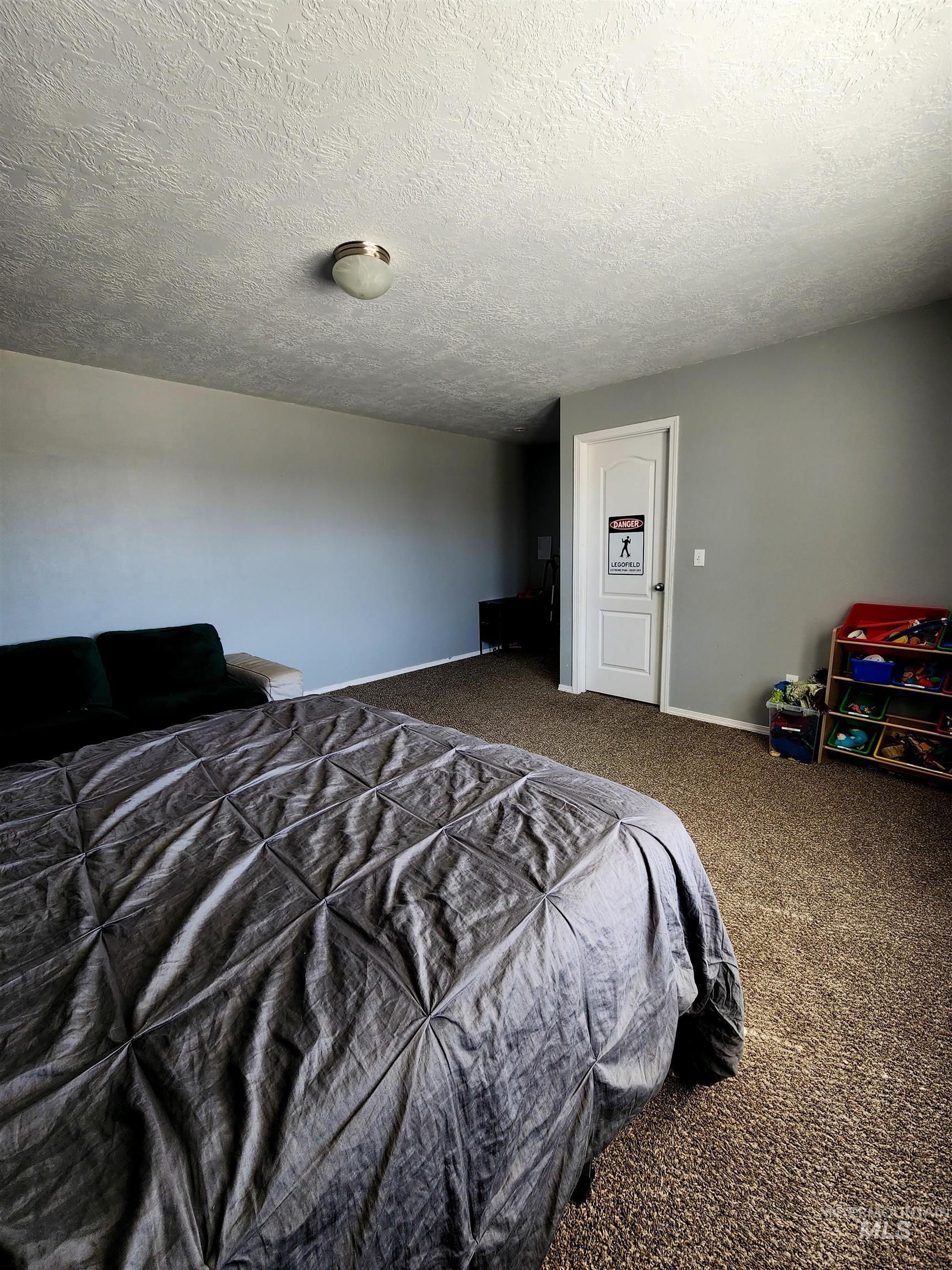 19098 Kenney Way, Caldwell, Idaho 83605, 4 Bedrooms, 2.5 Bathrooms, Residential For Sale, Price $515,000,MLS 98992282