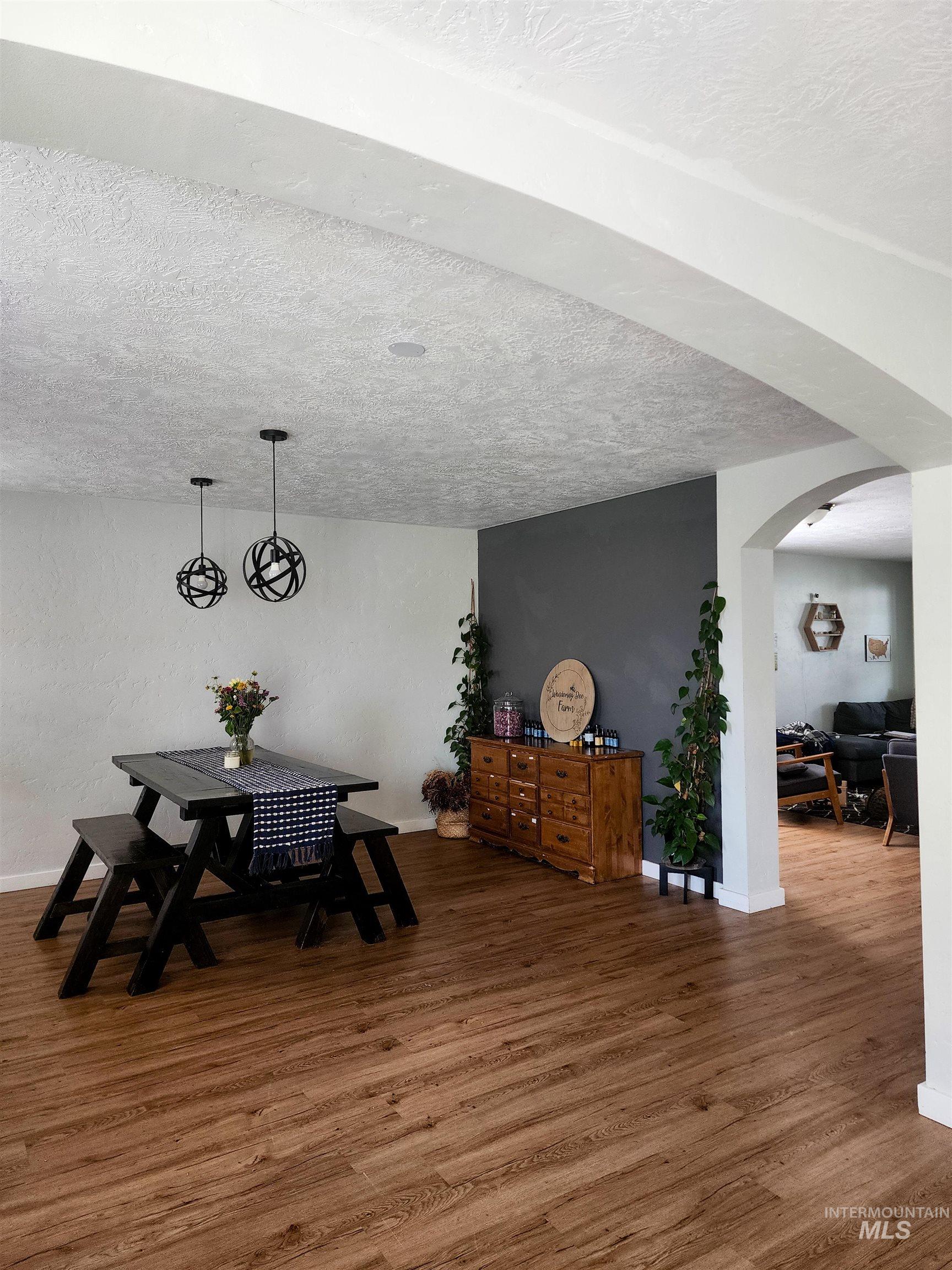 19098 Kenney Way, Caldwell, Idaho 83605, 4 Bedrooms, 2.5 Bathrooms, Residential For Sale, Price $515,000,MLS 98992282