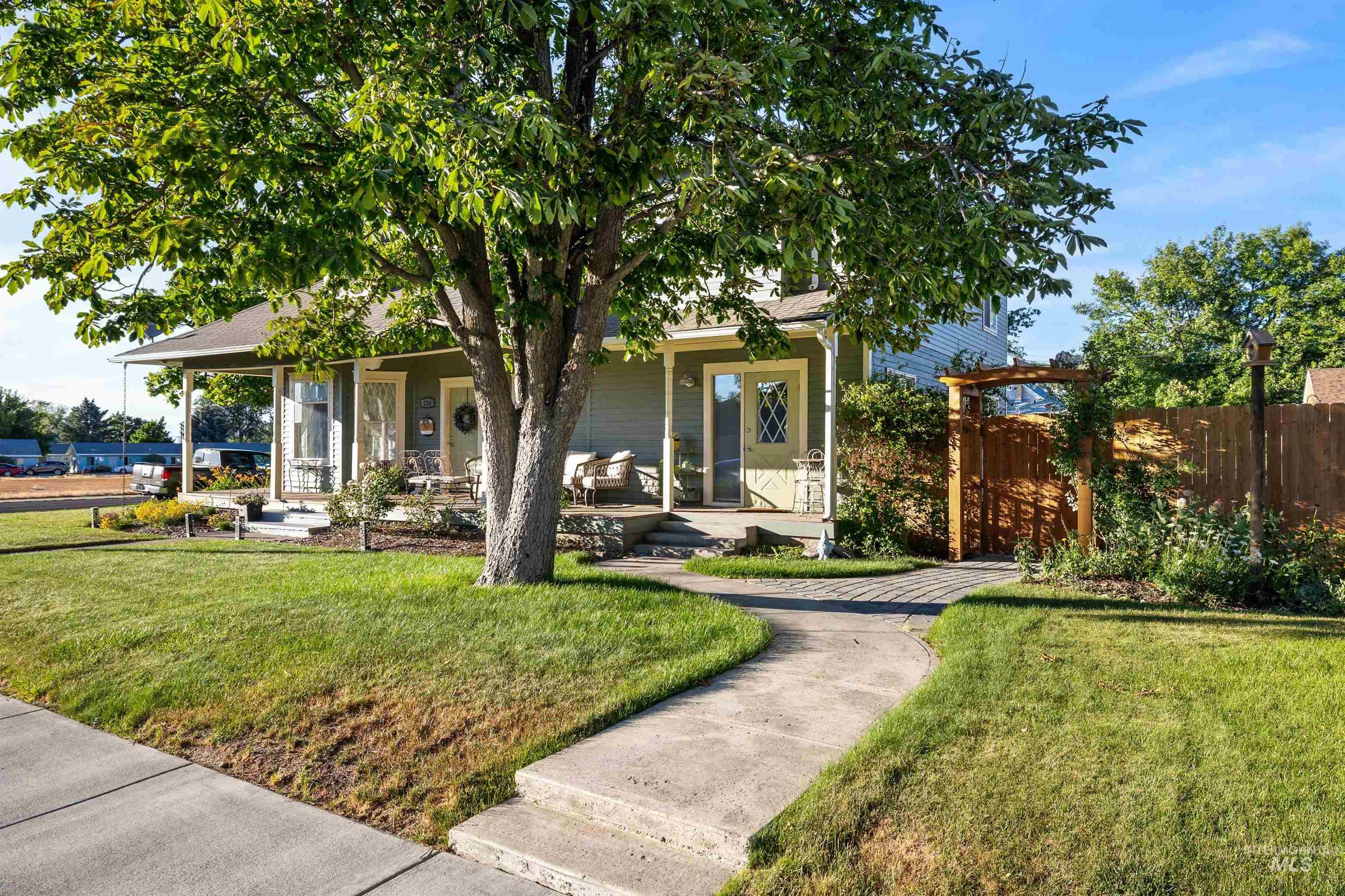 226 9th Ave. N, Buhl, Idaho 83316, 5 Bedrooms, 2 Bathrooms, Residential For Sale, Price $489,900, 98992286