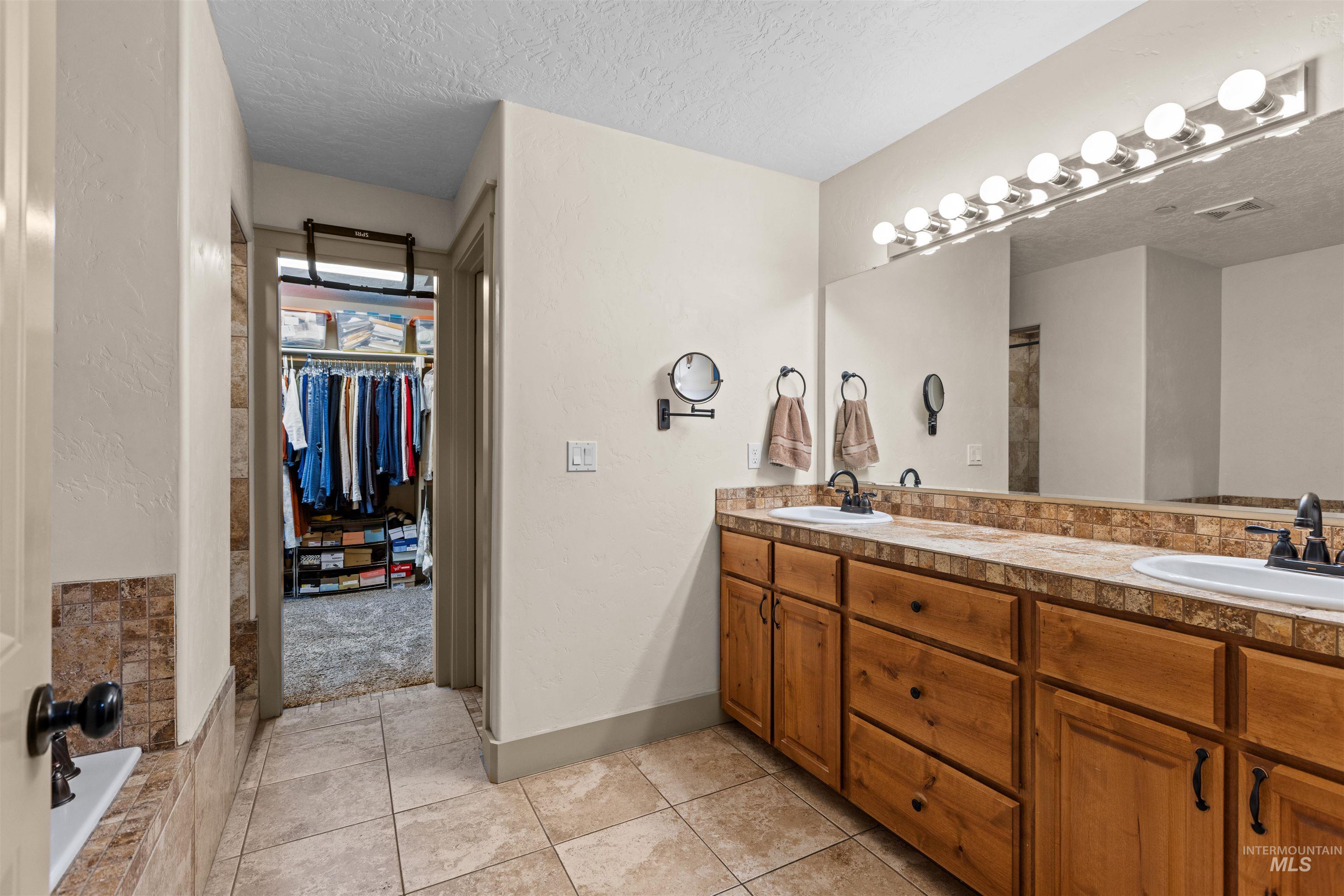 5209 Green Valley Place, Nampa, Idaho 83686-5791, 5 Bedrooms, 4 Bathrooms, Residential For Sale, Price $1,150,000, 98992287