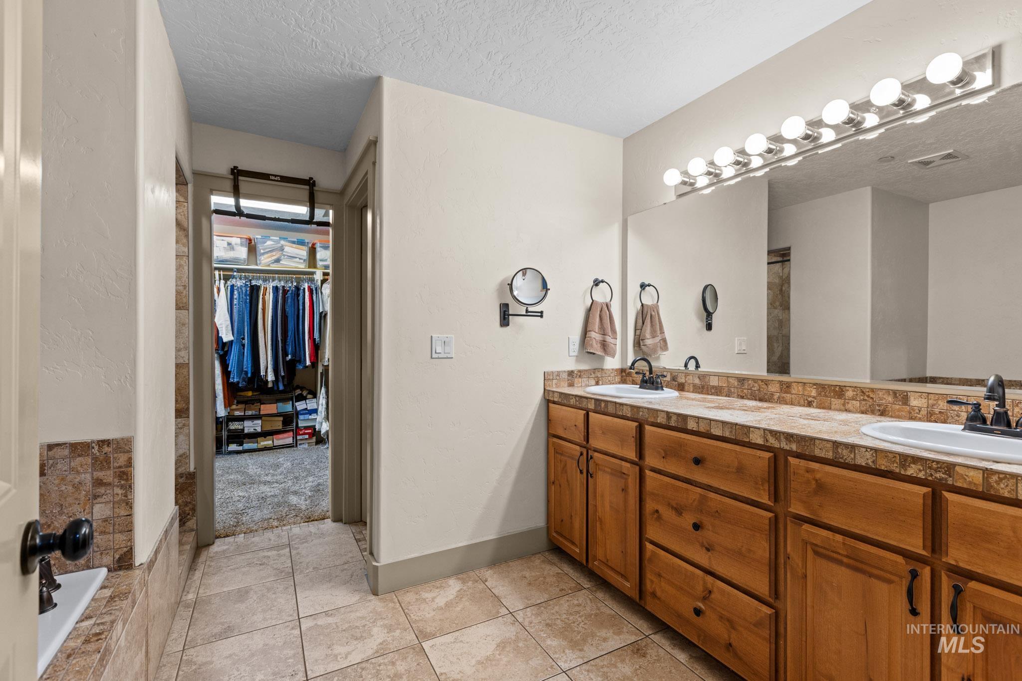 5209 Green Valley Place, Nampa, Idaho 83686-5791, 5 Bedrooms, 4 Bathrooms, Residential For Sale, Price $1,150,000, 98992287