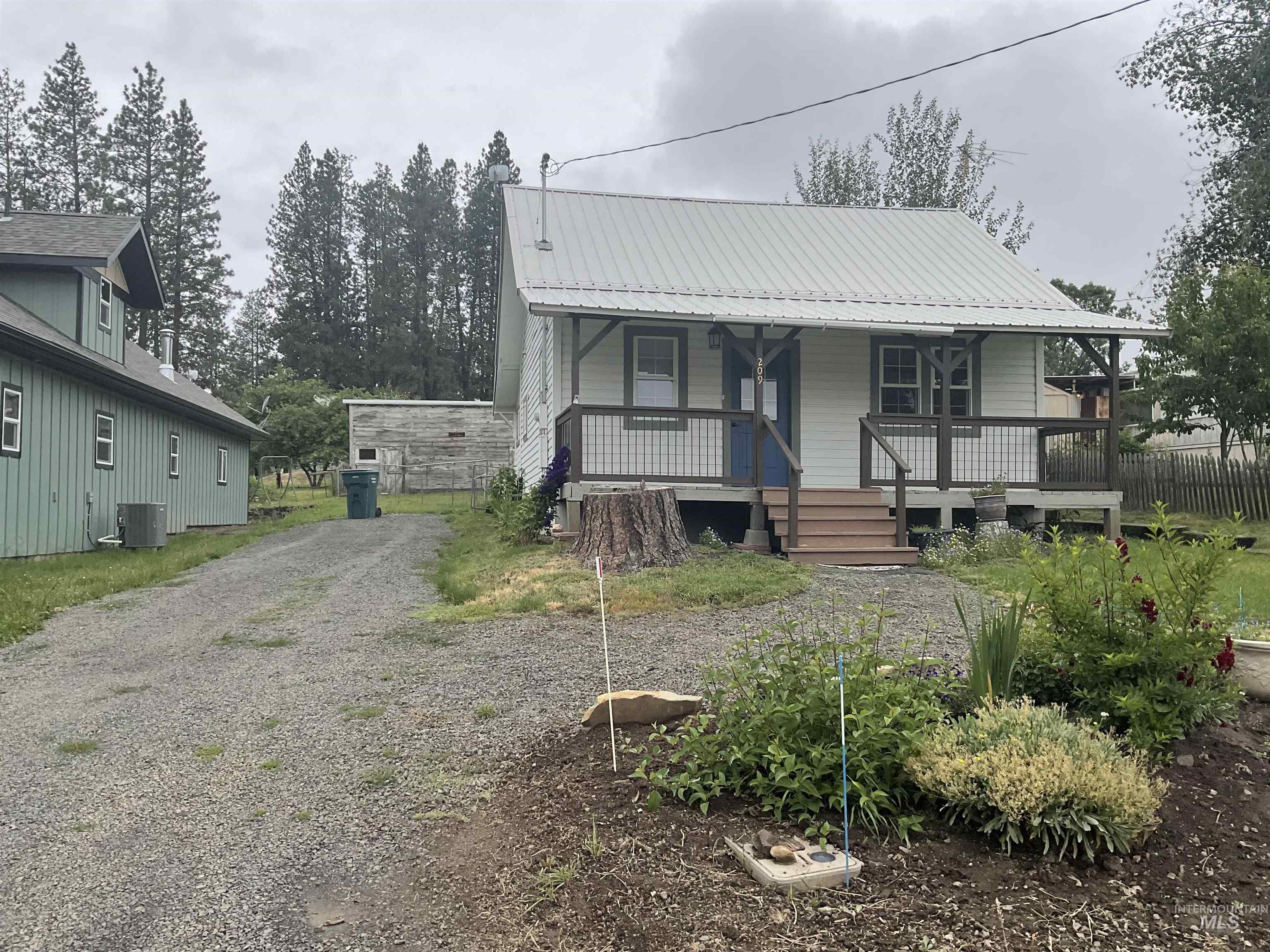 209 Mason Ave, Winchester, Idaho 83555, 1 Bedroom, 1 Bathroom, Residential For Sale, Price $179,000, 98992288
