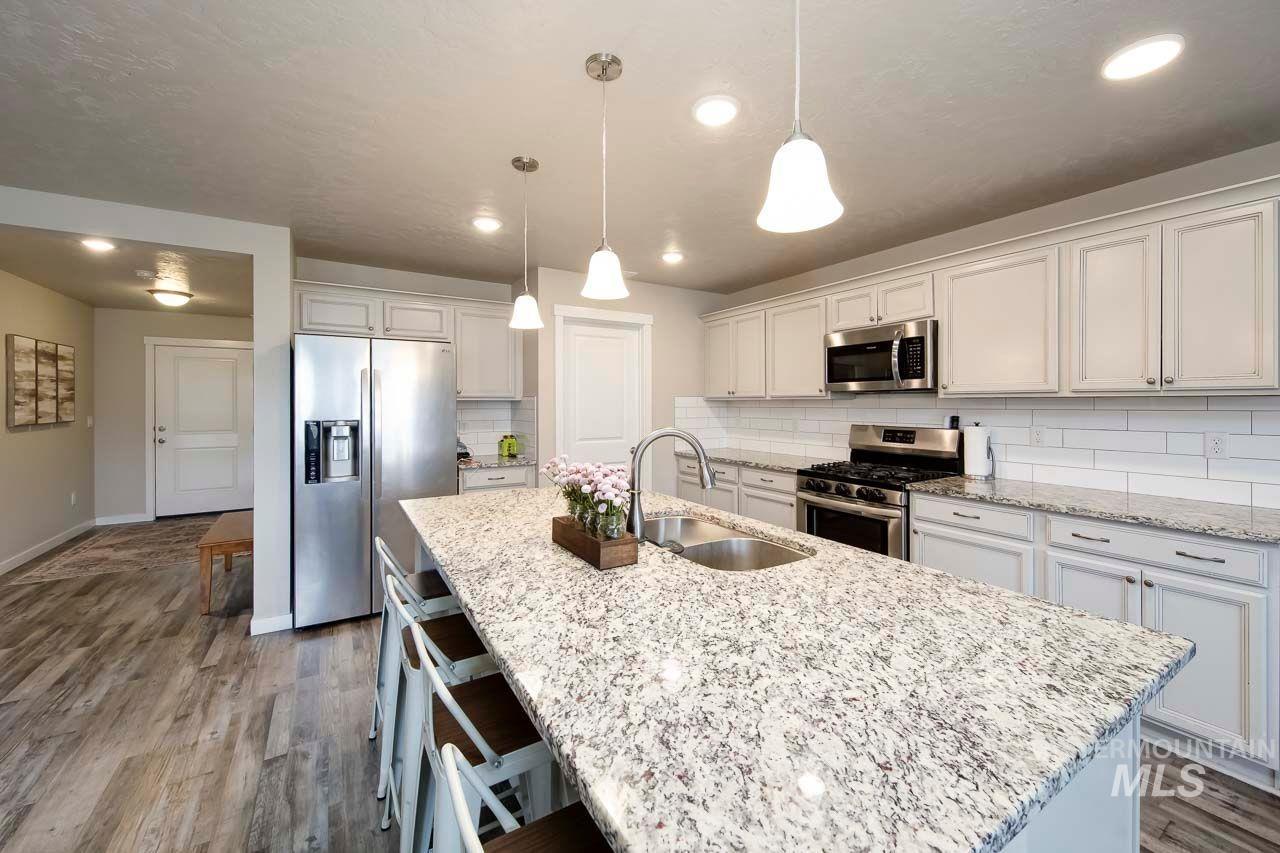 7652 E Lafayette Street, Nampa, Idaho 83687, 5 Bedrooms, 3 Bathrooms, Residential For Sale, Price $489,990, 98992290