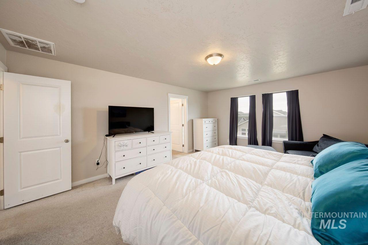 7652 E Lafayette Street, Nampa, Idaho 83687, 5 Bedrooms, 3 Bathrooms, Residential For Sale, Price $489,990, 98992290