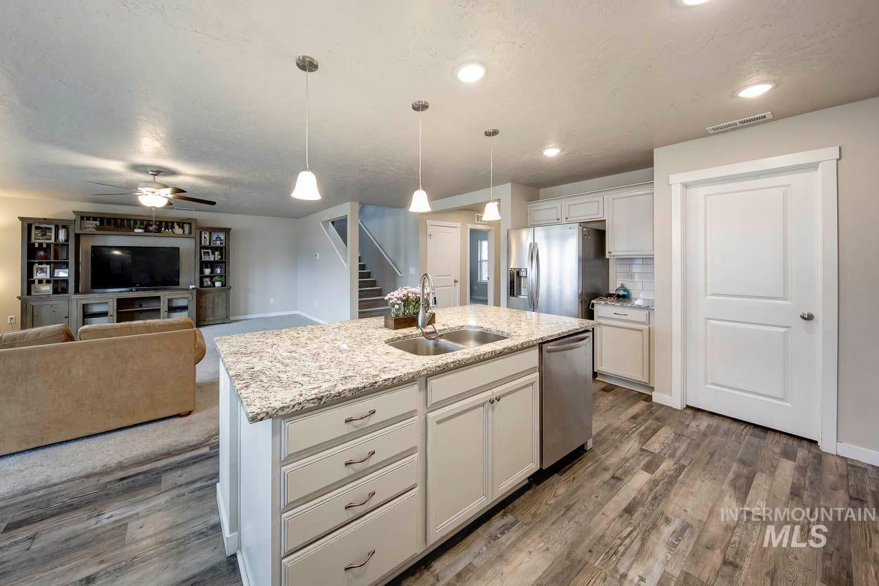 7652 E Lafayette Street, Nampa, Idaho 83687, 5 Bedrooms, 3 Bathrooms, Residential For Sale, Price $489,990, 98992290
