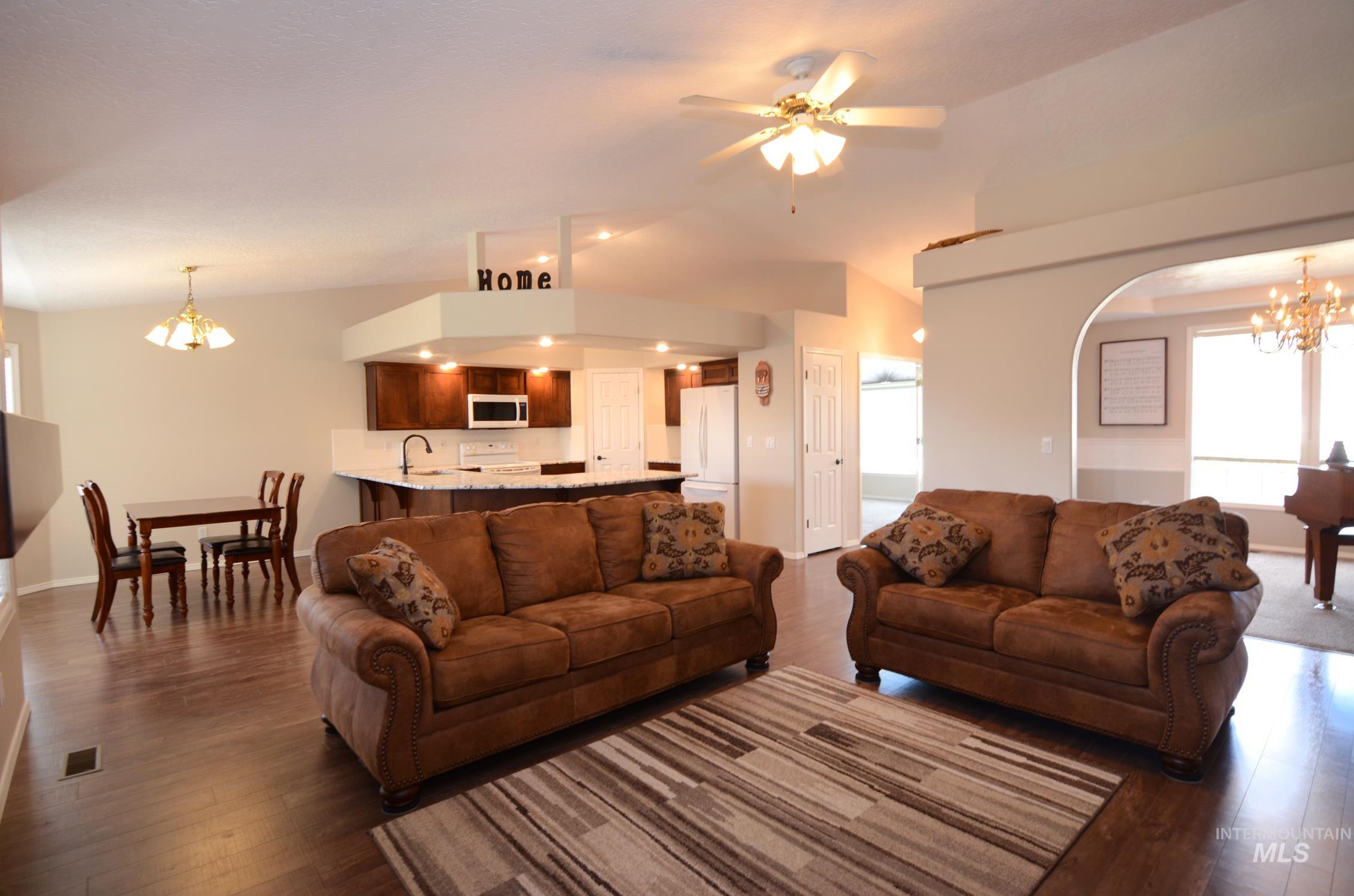 7589 Edgebrook Dr, Nampa, Idaho 83687-8333, 3 Bedrooms, 2 Bathrooms, Residential For Sale, Price $435,000, 98992292