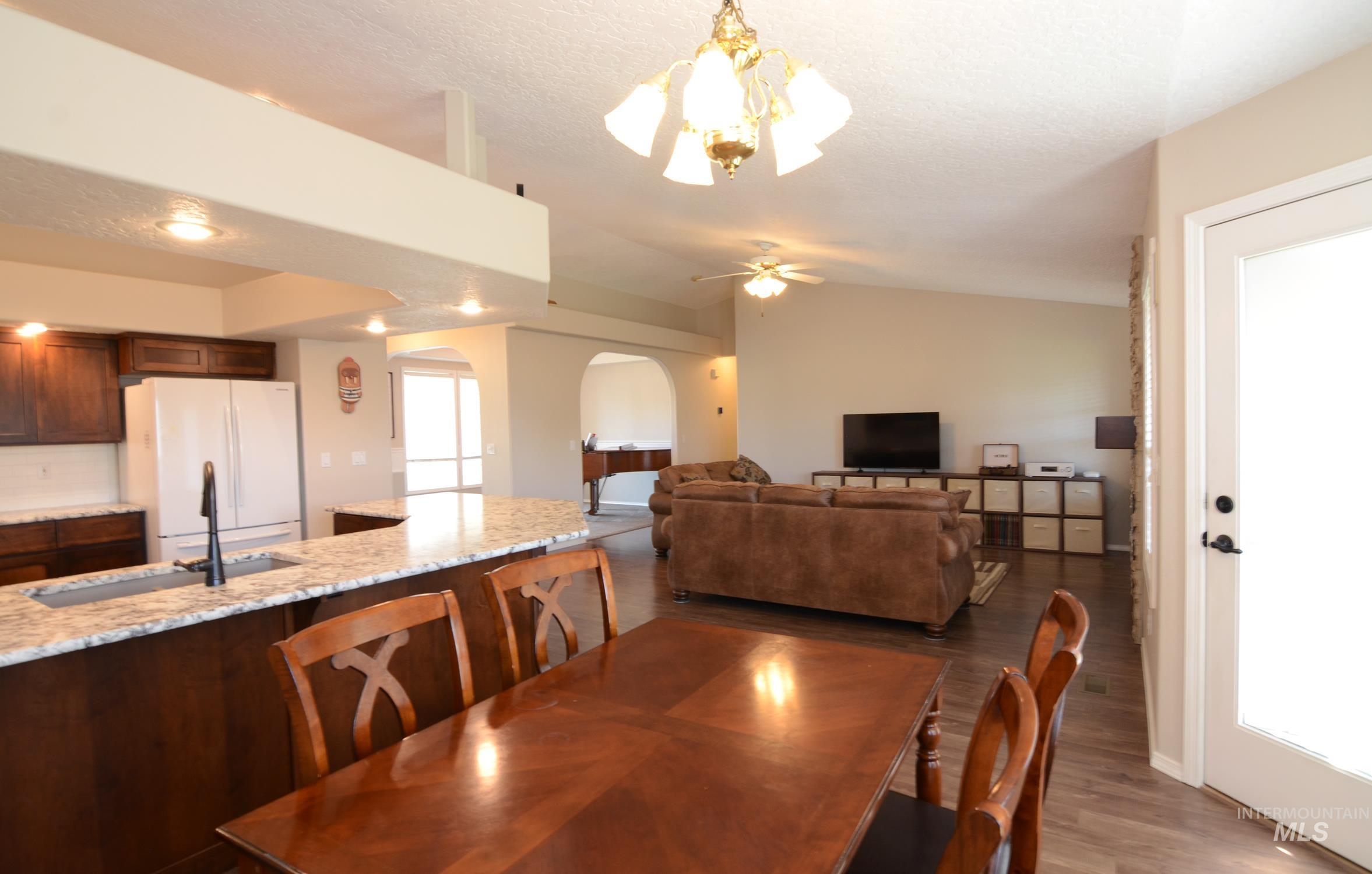 7589 Edgebrook Dr, Nampa, Idaho 83687-8333, 3 Bedrooms, 2 Bathrooms, Residential For Sale, Price $435,000, 98992292