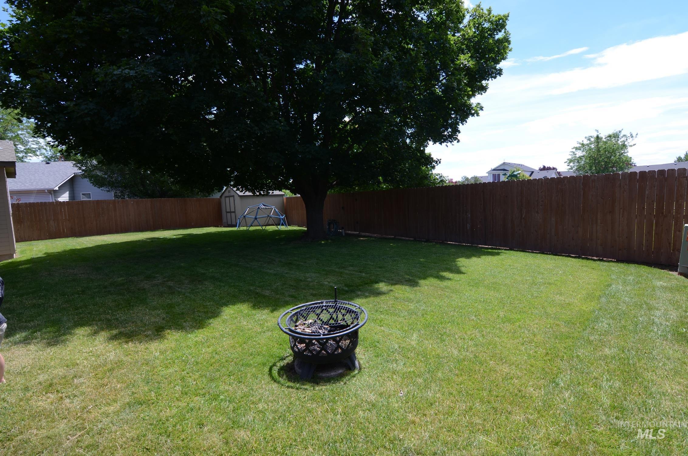 7589 Edgebrook Dr, Nampa, Idaho 83687-8333, 3 Bedrooms, 2 Bathrooms, Residential For Sale, Price $435,000, 98992292