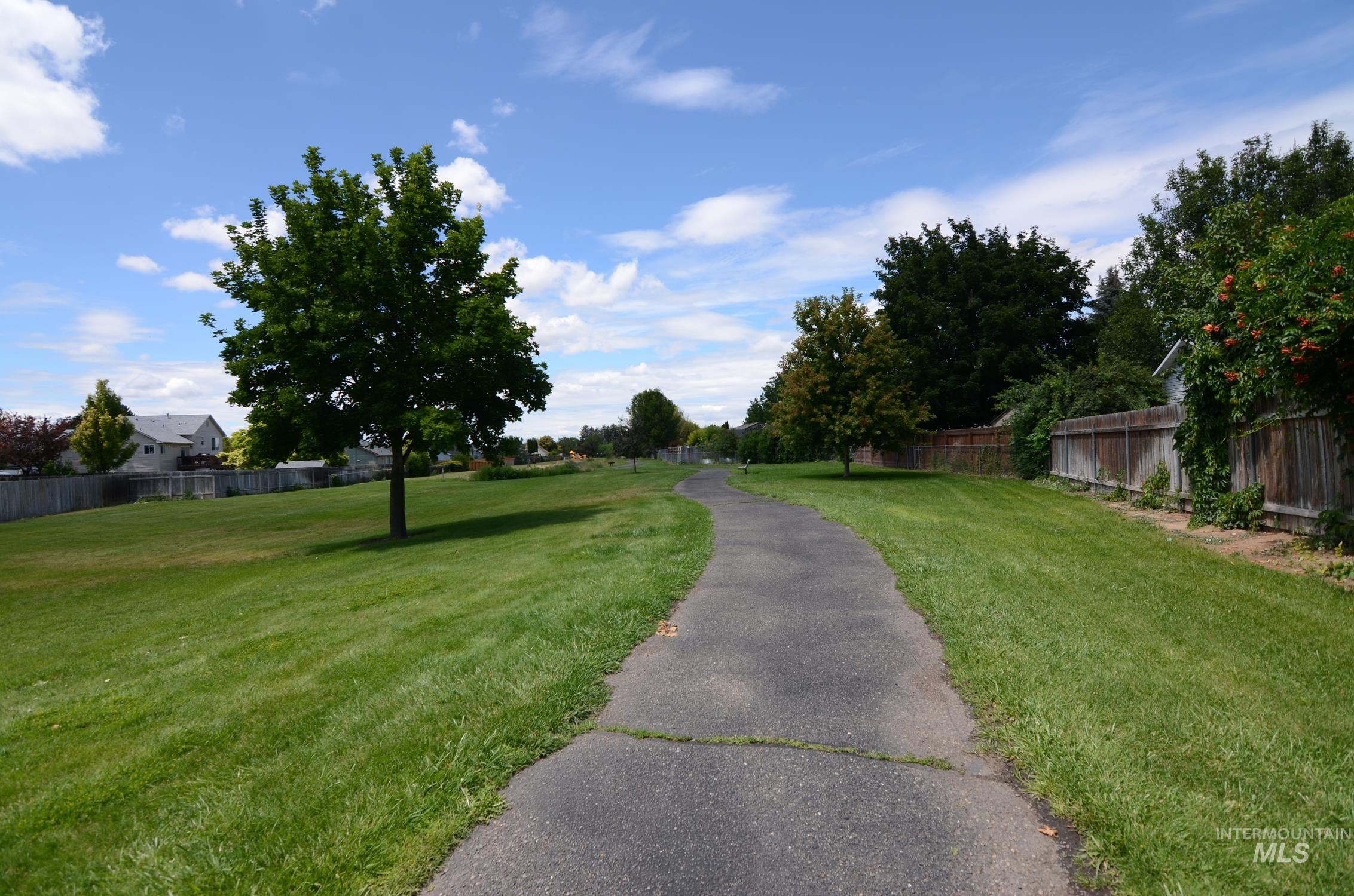 7589 Edgebrook Dr, Nampa, Idaho 83687-8333, 3 Bedrooms, 2 Bathrooms, Residential For Sale, Price $435,000, 98992292
