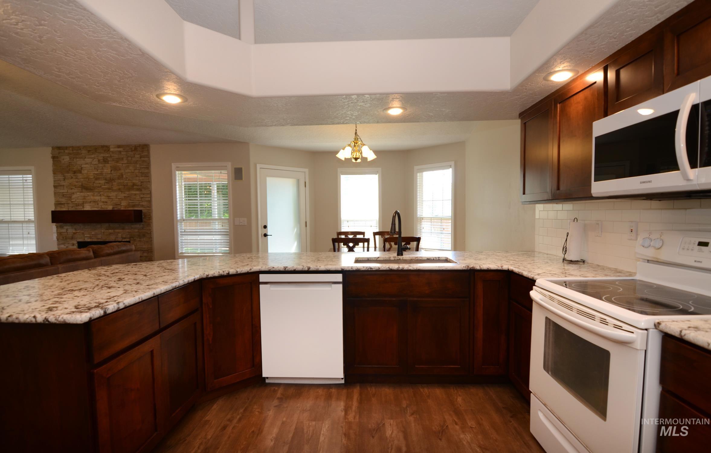 7589 Edgebrook Dr, Nampa, Idaho 83687-8333, 3 Bedrooms, 2 Bathrooms, Residential For Sale, Price $435,000, 98992292
