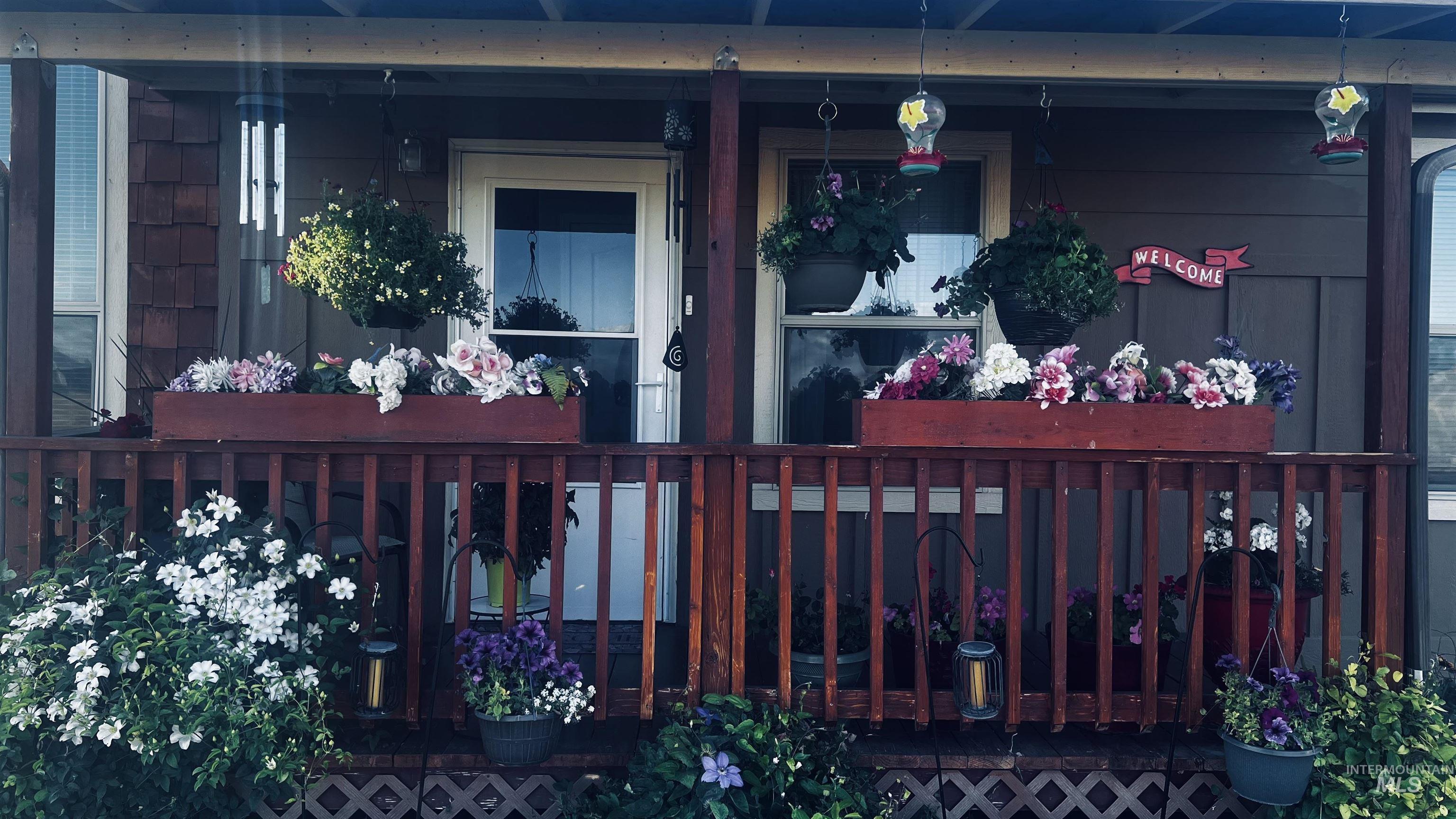 910 Moonglo Rd, Buhl, Idaho 83316, 2 Bedrooms, 2 Bathrooms, Residential For Sale, Price $175,000, 98992294