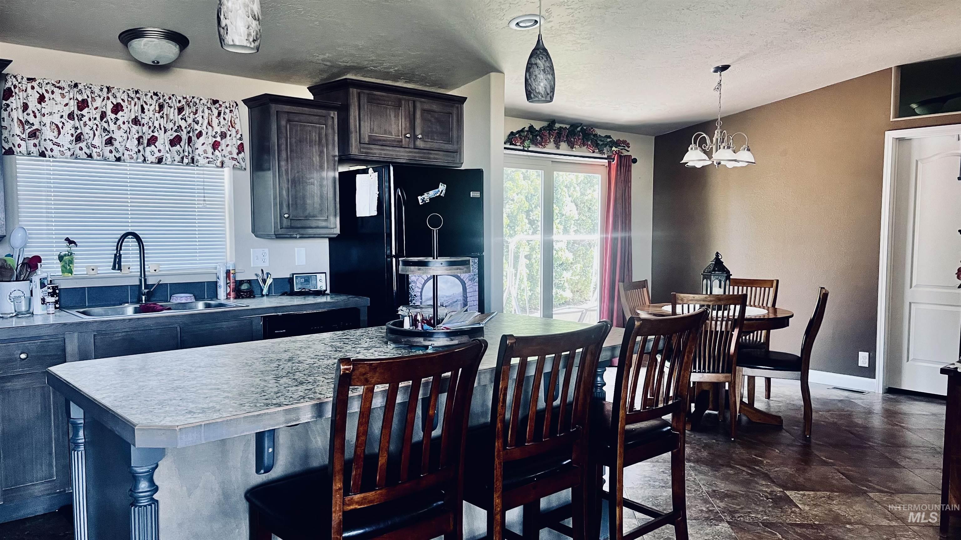 910 Moonglo Rd, Buhl, Idaho 83316, 2 Bedrooms, 2 Bathrooms, Residential For Sale, Price $175,000, 98992294