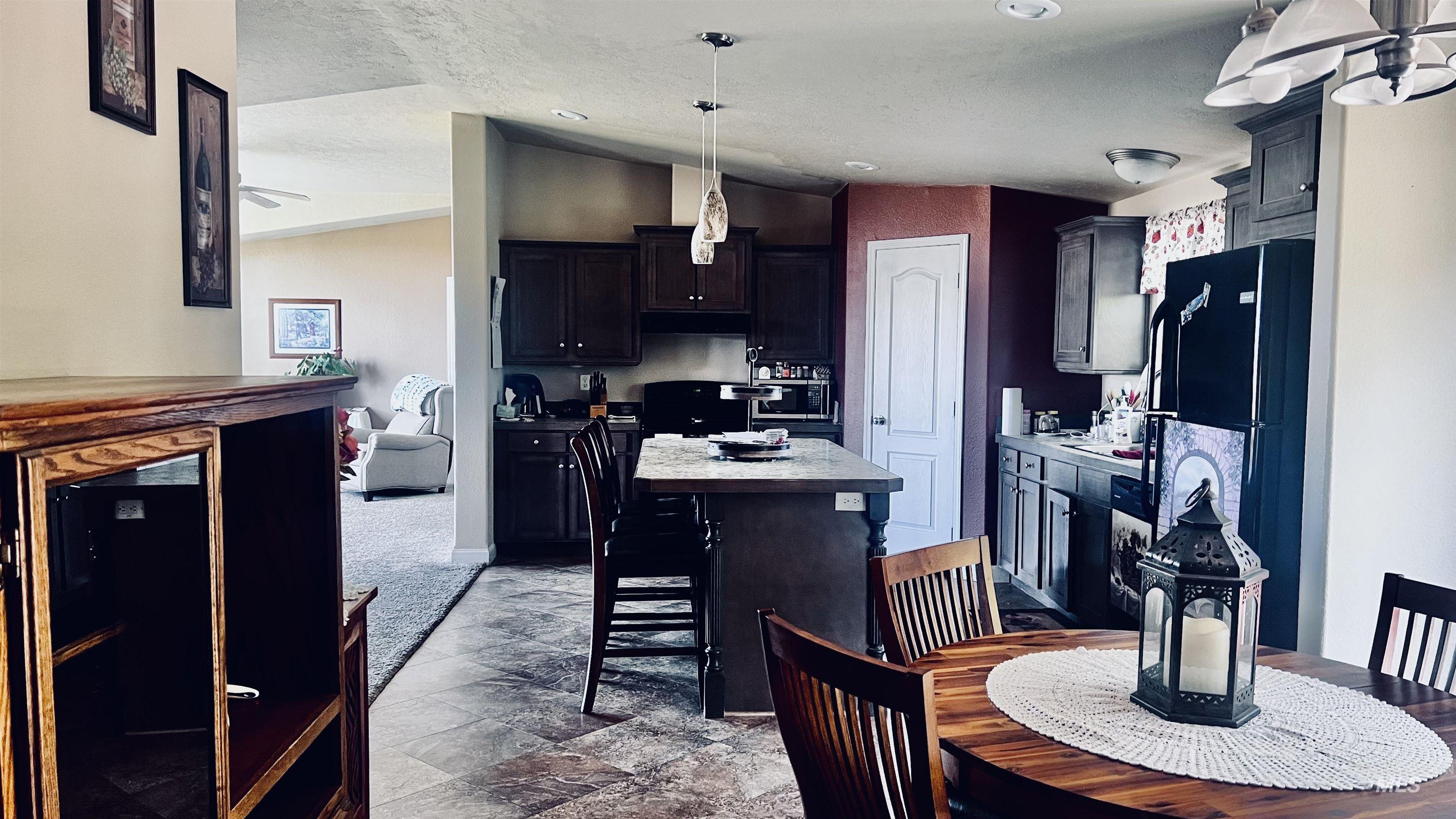 910 Moonglo Rd, Buhl, Idaho 83316, 2 Bedrooms, 2 Bathrooms, Residential For Sale, Price $175,000, 98992294