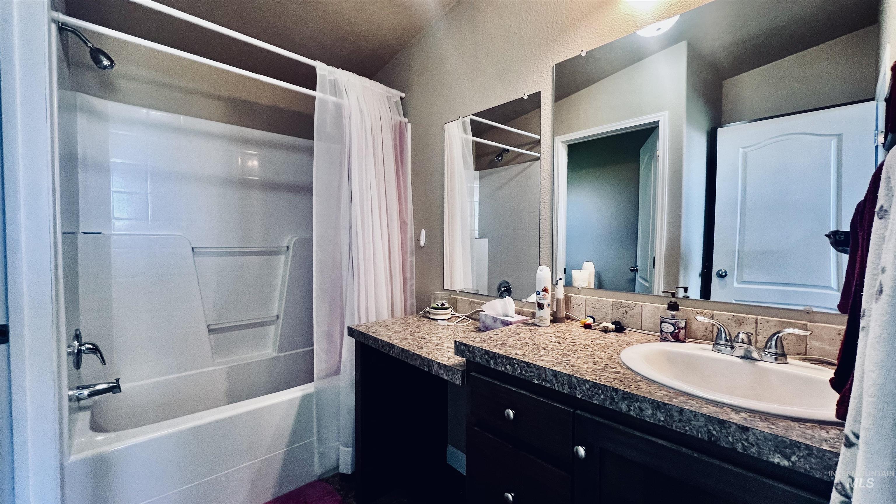 910 Moonglo Rd, Buhl, Idaho 83316, 2 Bedrooms, 2 Bathrooms, Residential For Sale, Price $175,000, 98992294