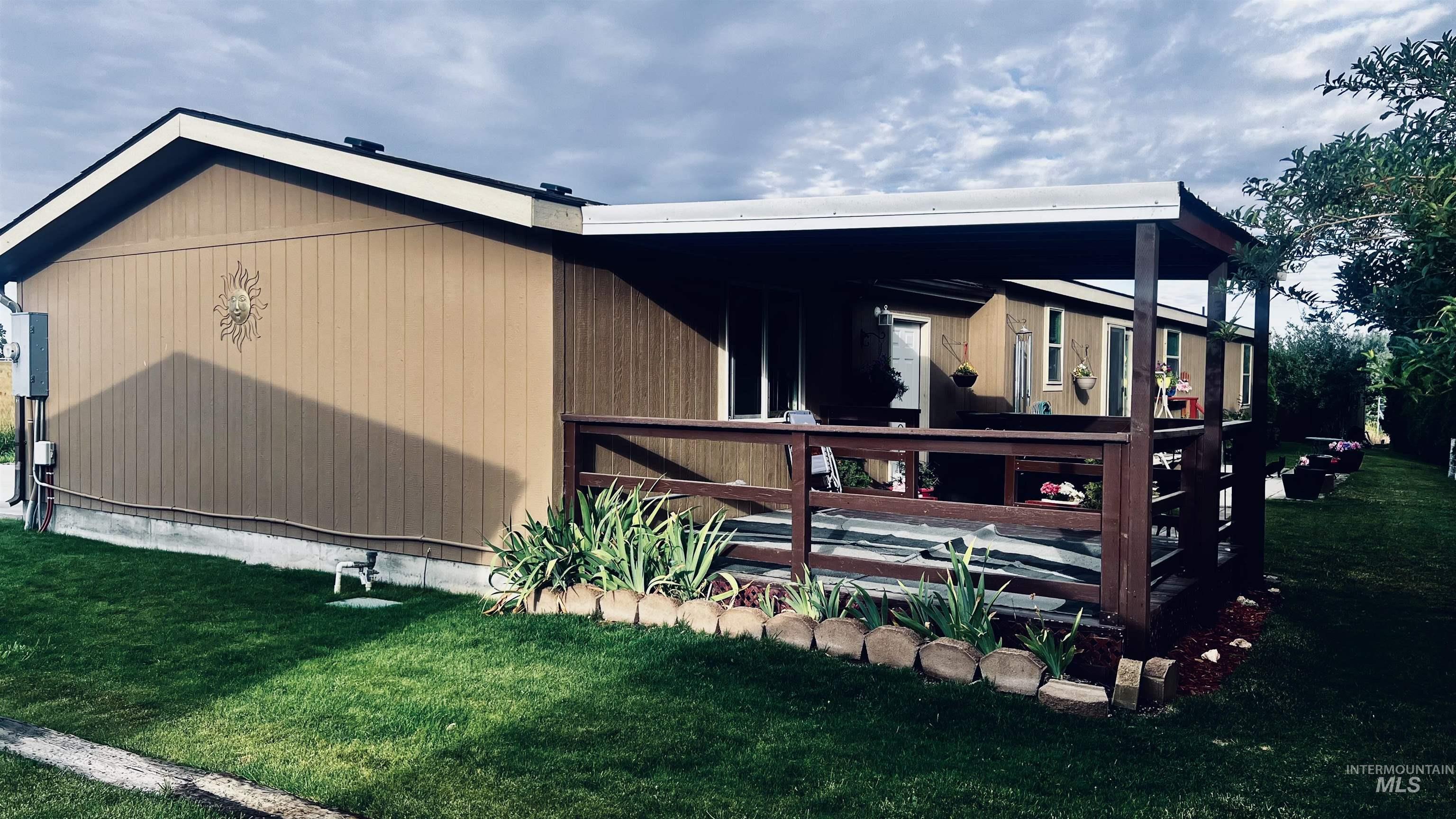 910 Moonglo Rd, Buhl, Idaho 83316, 2 Bedrooms, 2 Bathrooms, Residential For Sale, Price $175,000, 98992294