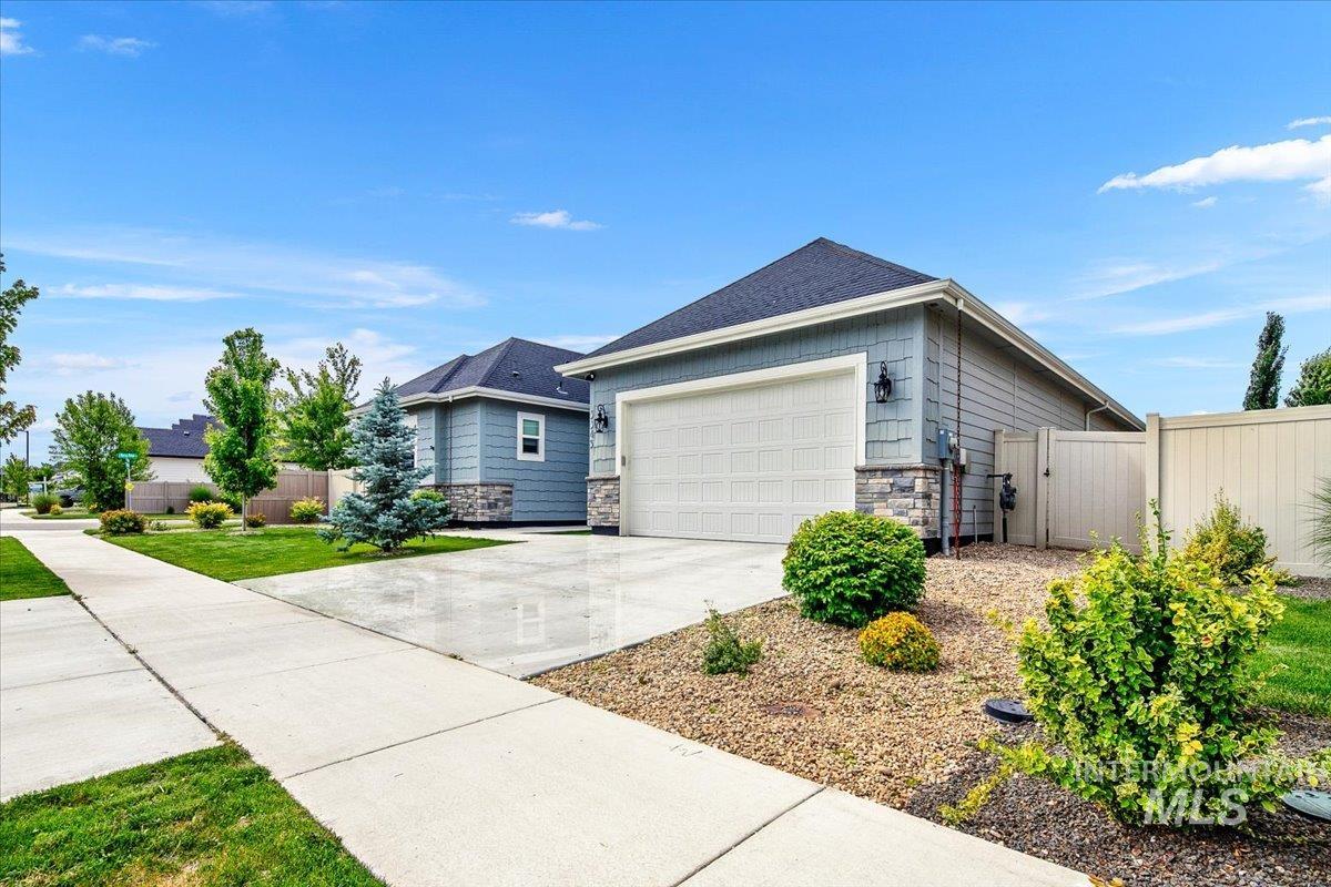 5345 S Mesa Trail Way, Meridian, Idaho 83642, 3 Bedrooms, 2.5 Bathrooms, Residential For Sale, Price $925,000, 98992295