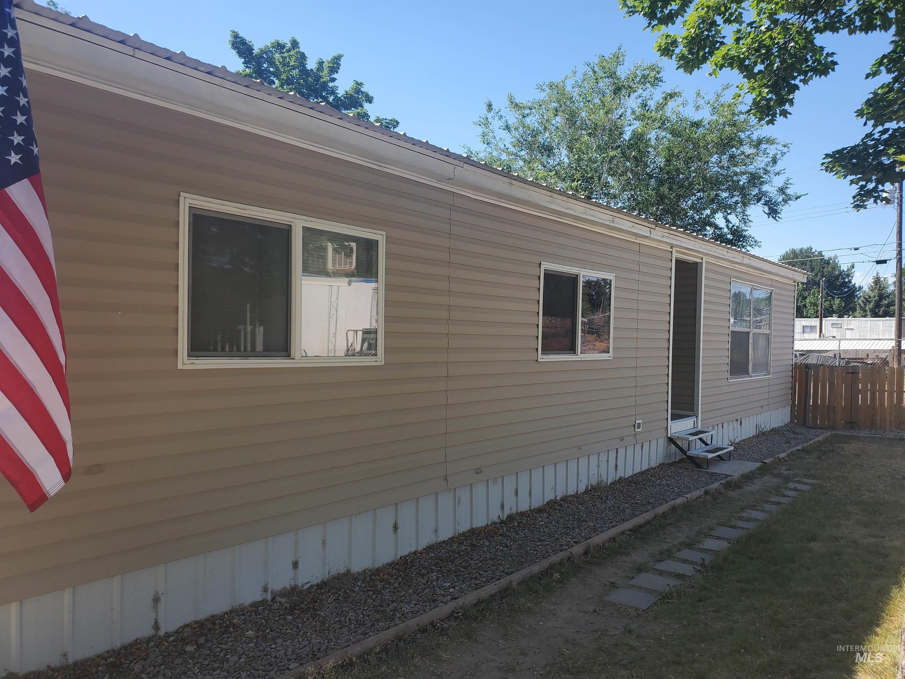 218 W Ave I, Jerome, Idaho 83338-0000, 4 Bedrooms, 2 Bathrooms, Residential For Sale, Price $85,000, 98992296