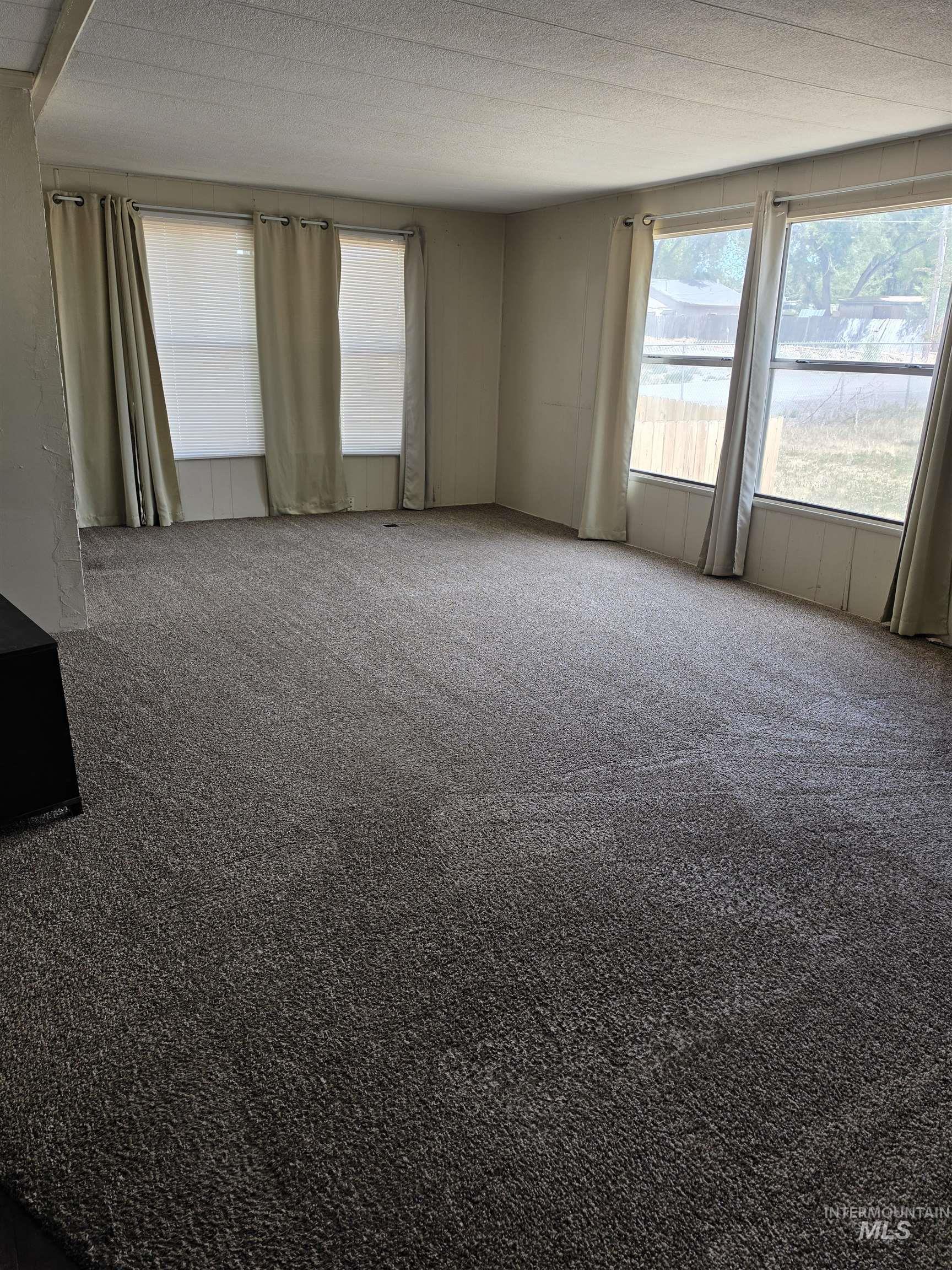 218 W Ave I, Jerome, Idaho 83338-0000, 3 Bedrooms, 2 Bathrooms, Residential For Sale, Price $85,000,MLS 98992296