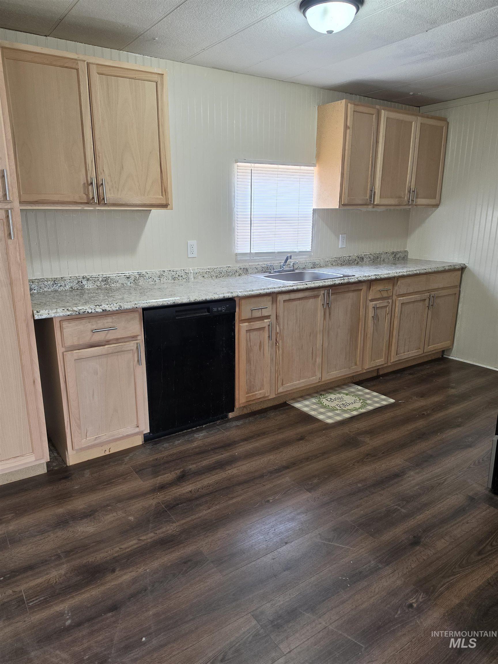 218 W Ave I, Jerome, Idaho 83338-0000, 3 Bedrooms, 2 Bathrooms, Residential For Sale, Price $85,000,MLS 98992296