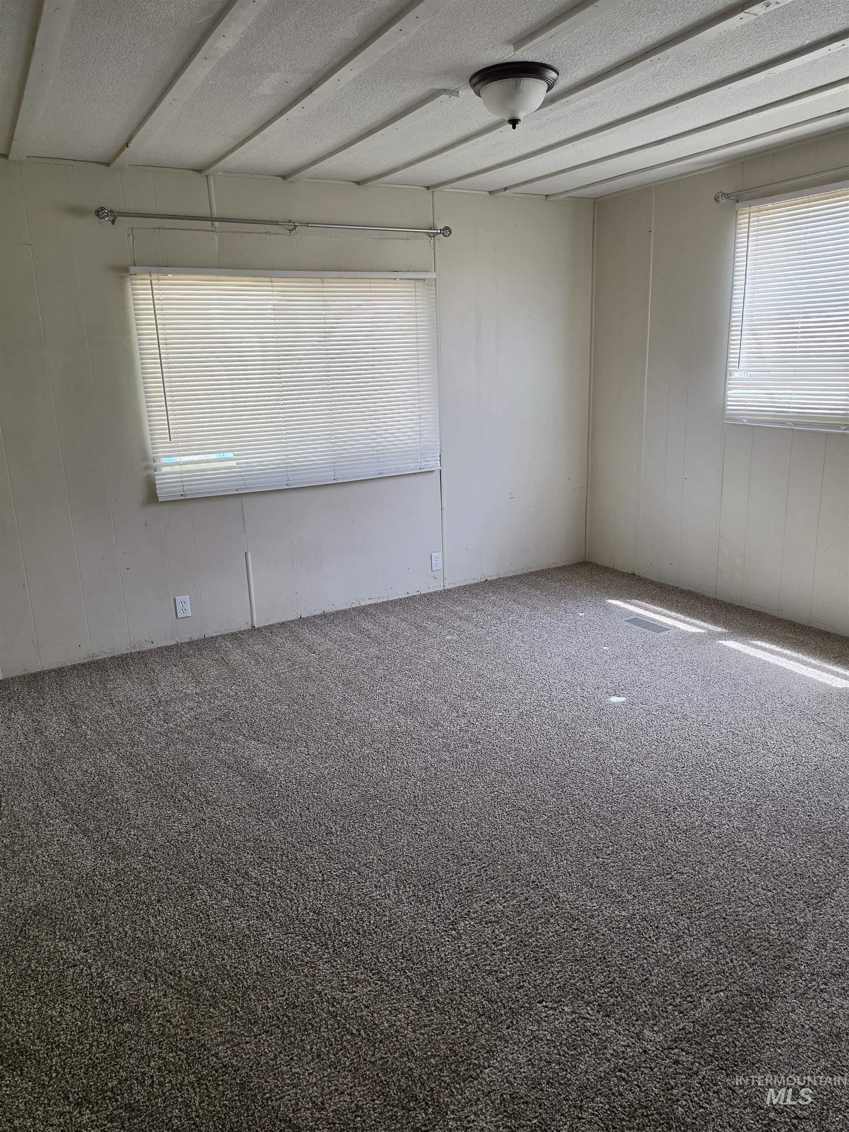 218 W Ave I, Jerome, Idaho 83338-0000, 3 Bedrooms, 2 Bathrooms, Residential For Sale, Price $85,000,MLS 98992296
