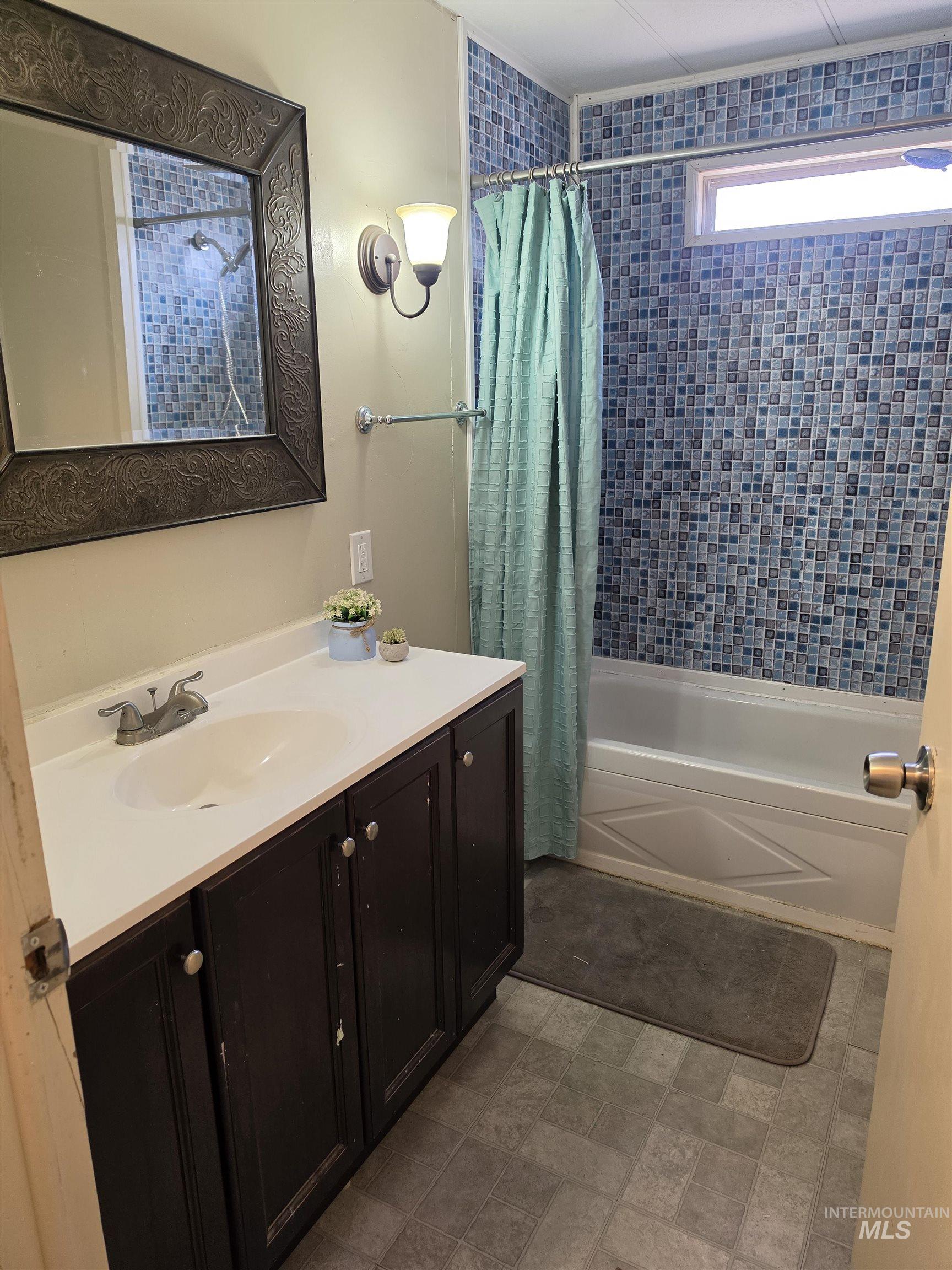 218 W Ave I, Jerome, Idaho 83338-0000, 3 Bedrooms, 2 Bathrooms, Residential For Sale, Price $85,000,MLS 98992296