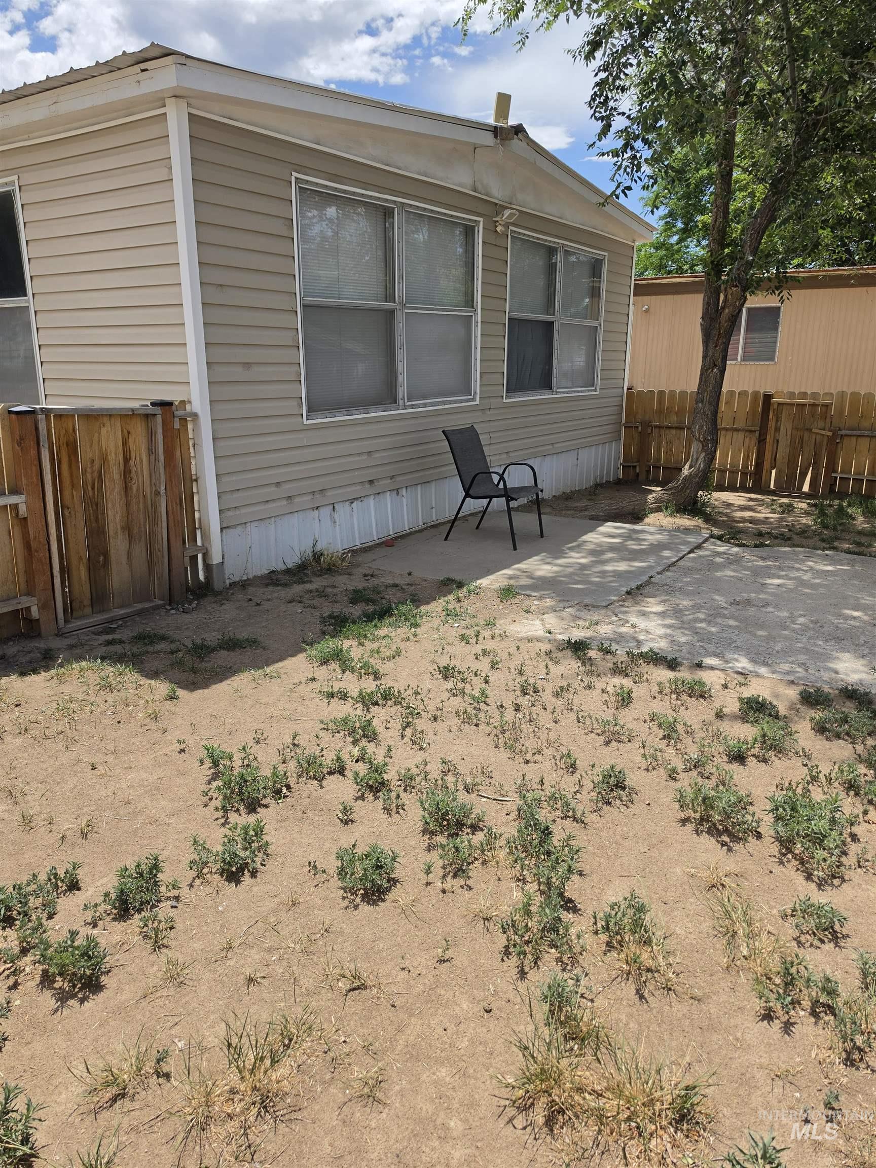 218 W Ave I, Jerome, Idaho 83338-0000, 3 Bedrooms, 2 Bathrooms, Residential For Sale, Price $85,000,MLS 98992296