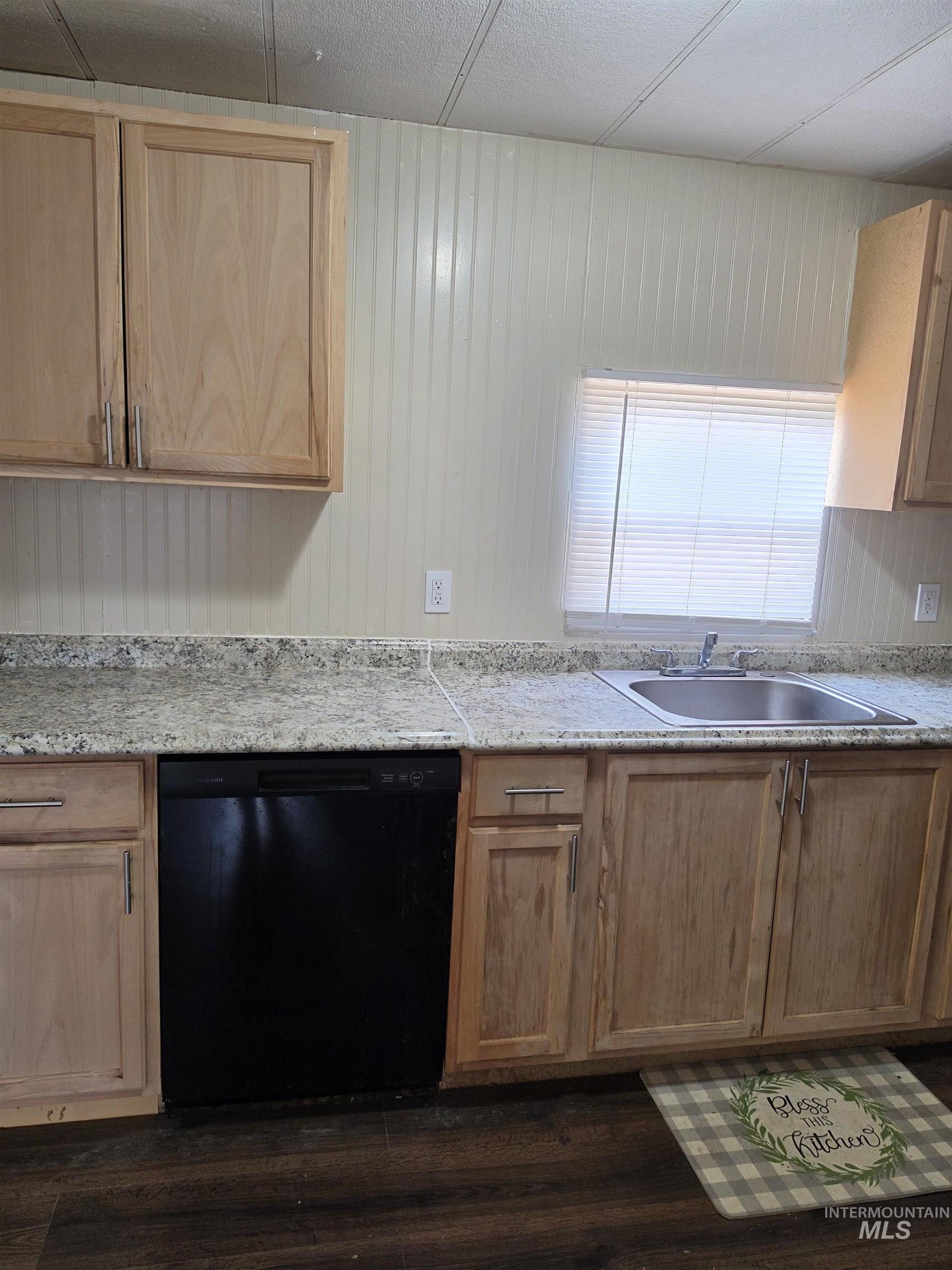 218 W Ave I, Jerome, Idaho 83338-0000, 3 Bedrooms, 2 Bathrooms, Residential For Sale, Price $85,000,MLS 98992296