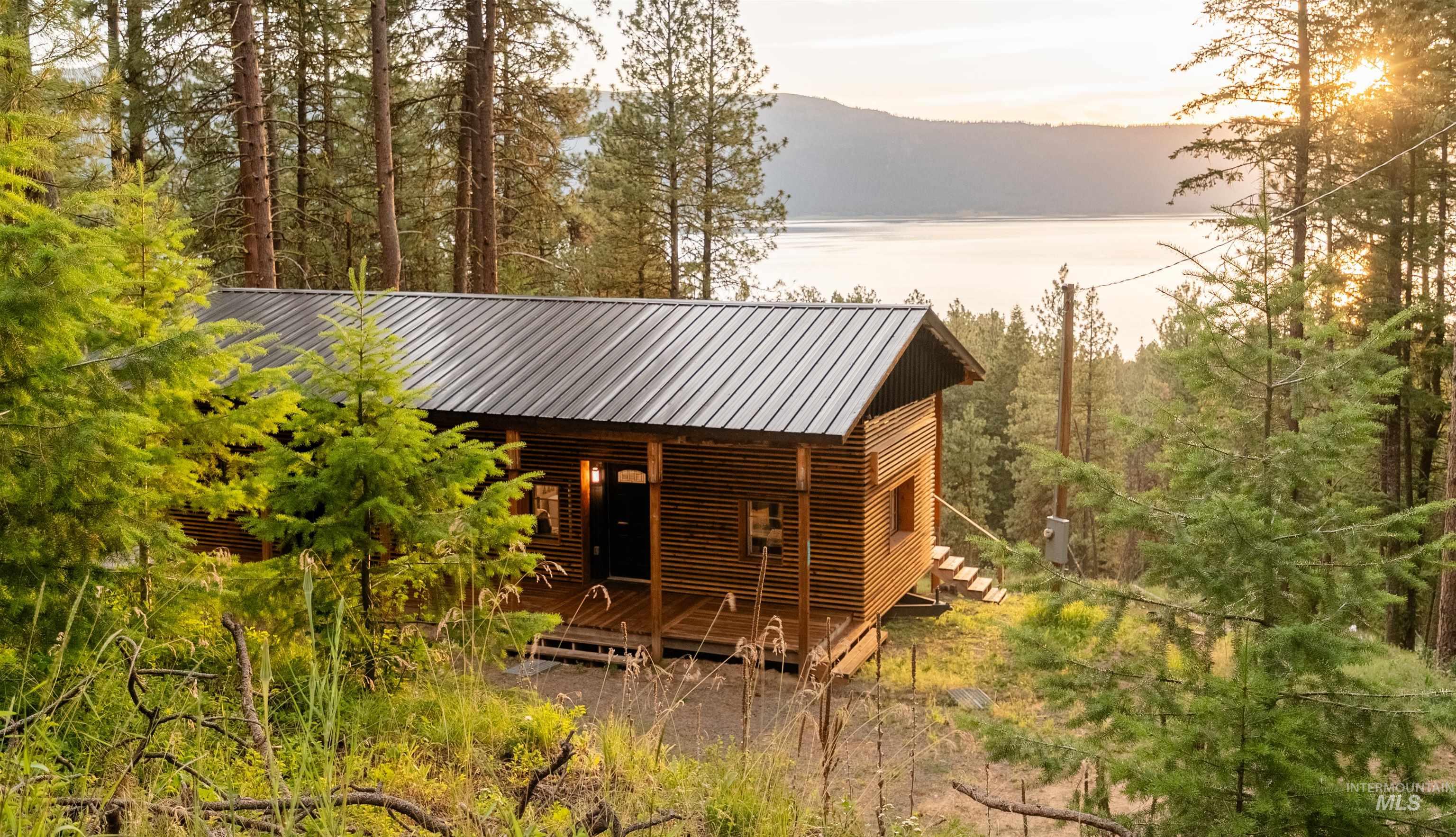 1309 Laurel Drive, Cascade, Idaho 83611, 1 Bedroom, 1 Bathroom, Residential For Sale, Price $350,000, 98992299