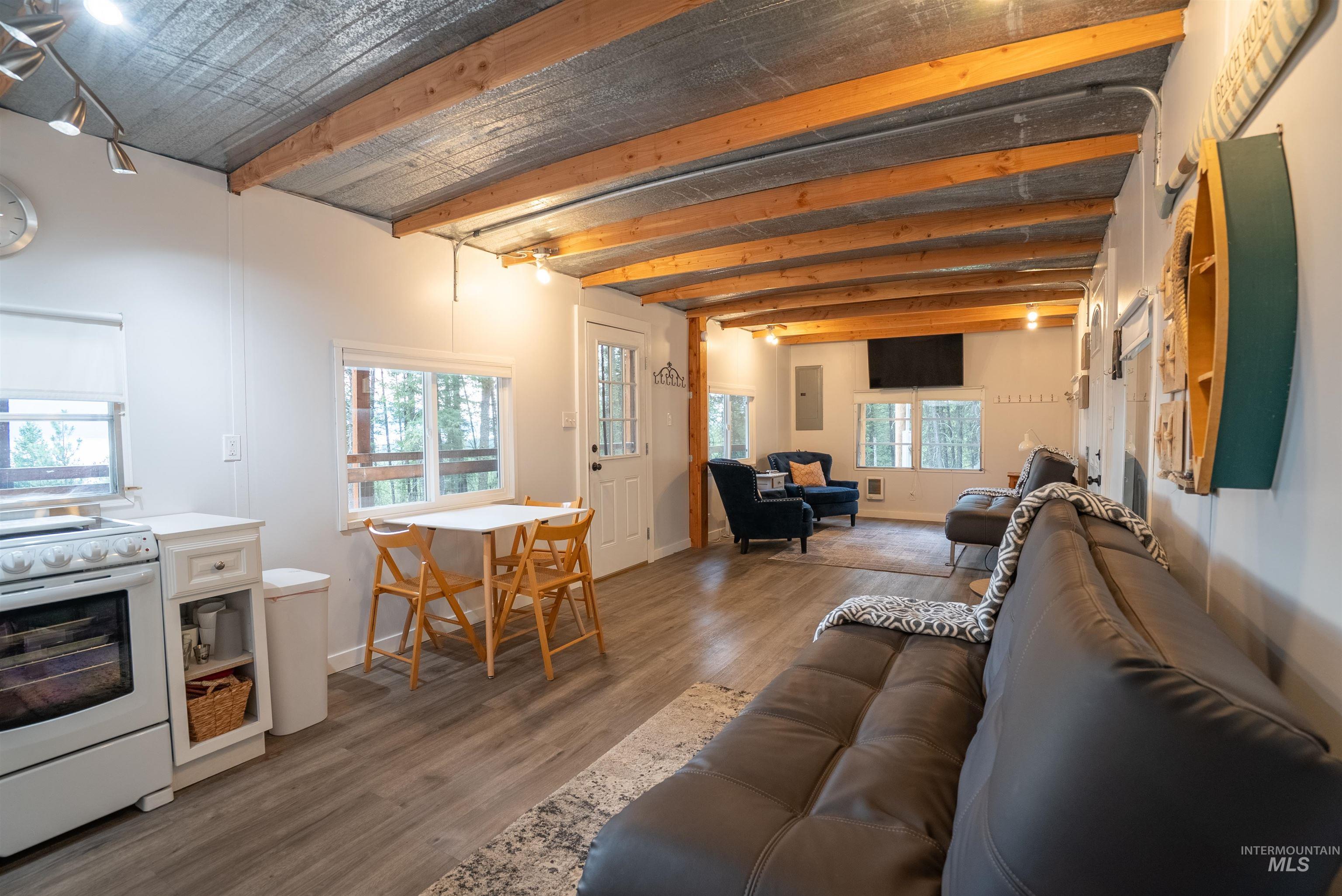 1309 Laurel Drive, Cascade, Idaho 83611, 1 Bedroom, 1 Bathroom, Residential For Sale, Price $350,000, 98992299