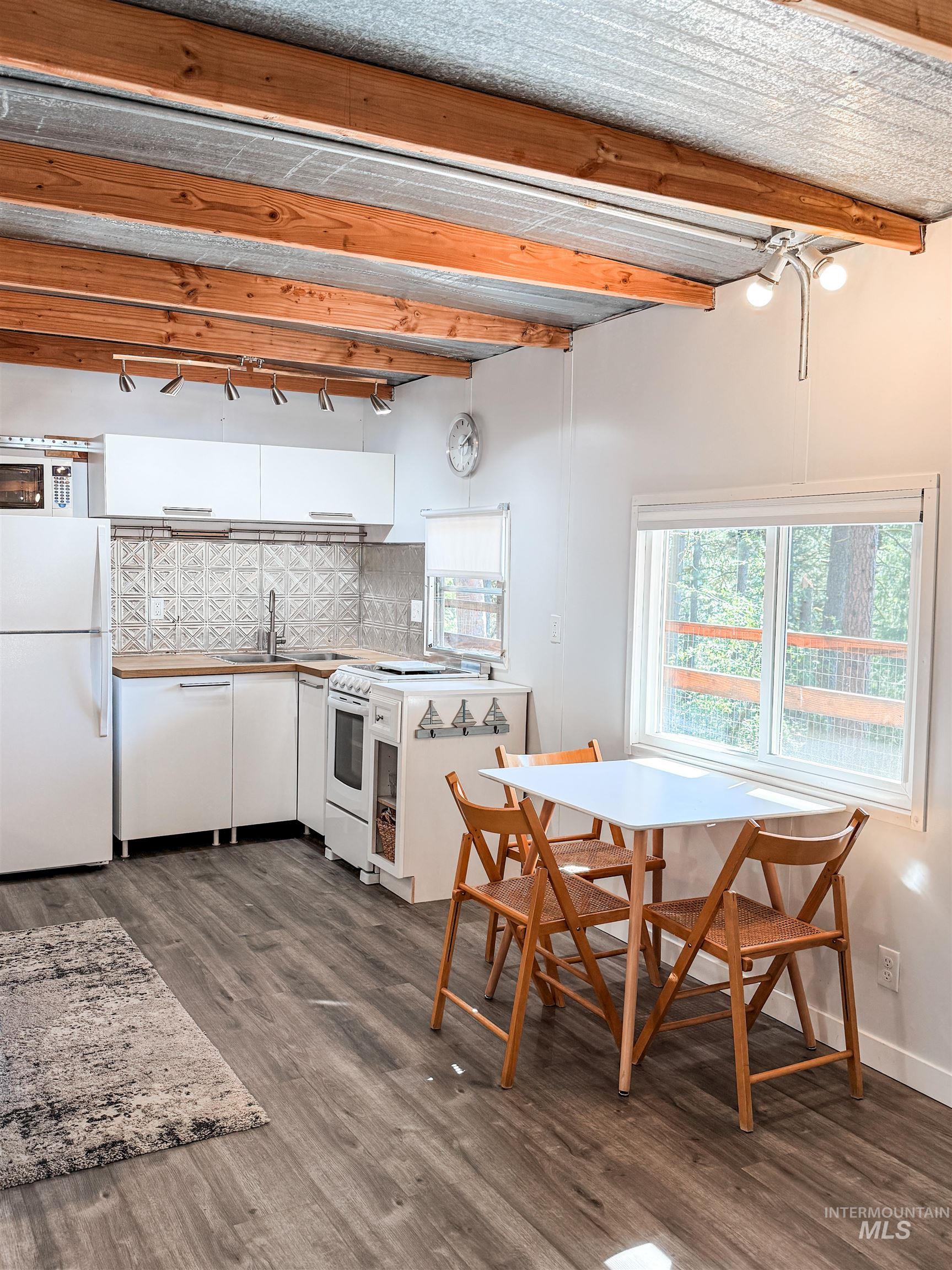 1309 Laurel Drive, Cascade, Idaho 83611, 1 Bedroom, 1 Bathroom, Residential For Sale, Price $350,000, 98992299